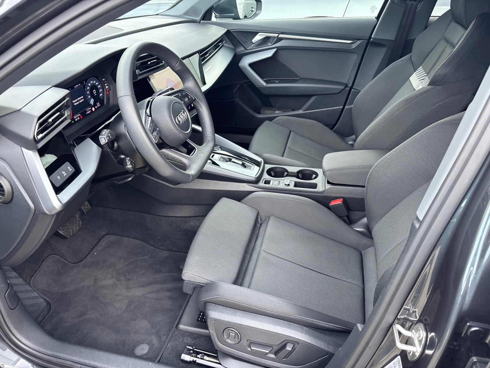 Audi A3 Sportback - zdjęcie 14
