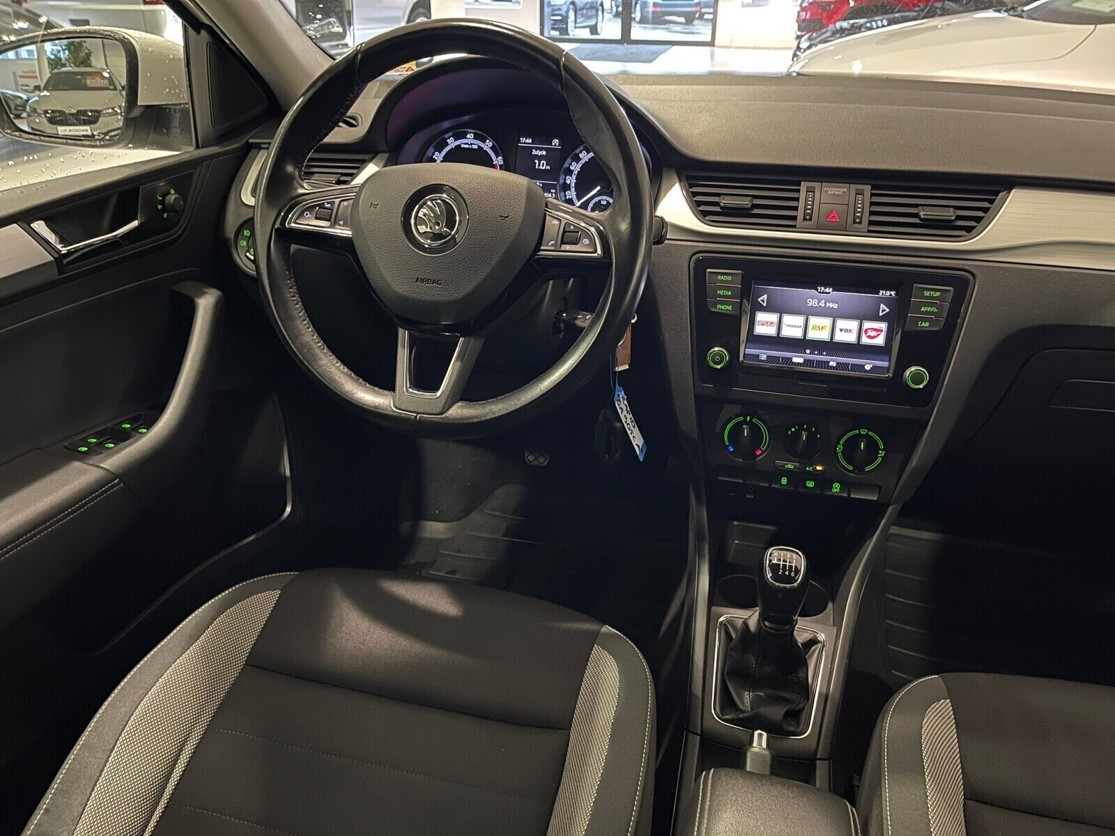 Škoda Rapid - zdjęcie 13