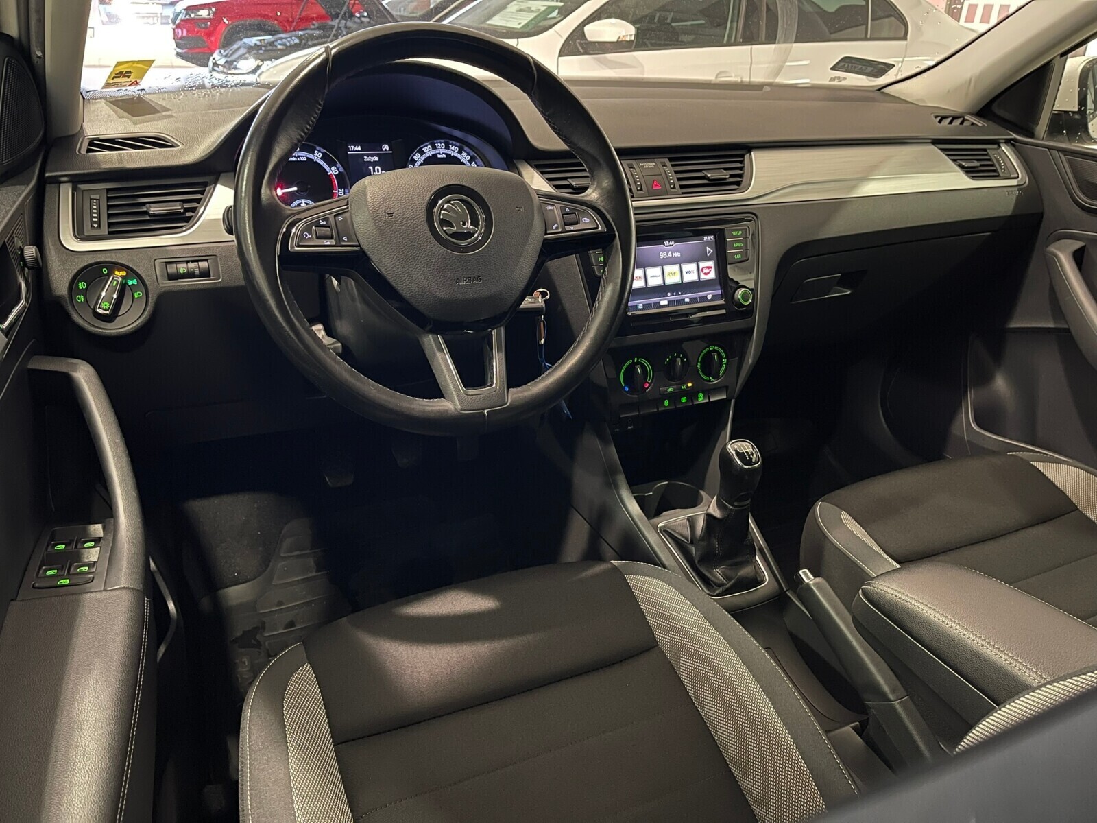 Škoda Rapid - zdjęcie 11