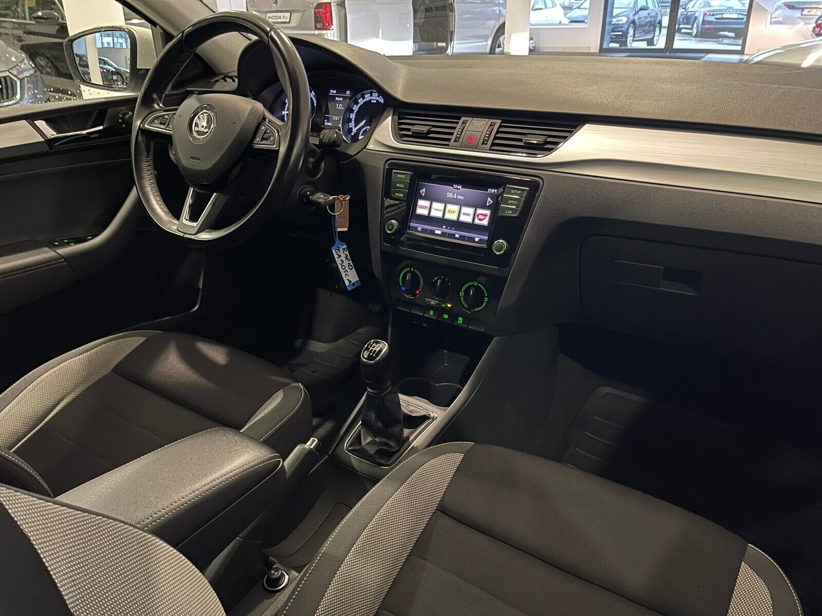Škoda Rapid - zdjęcie 14