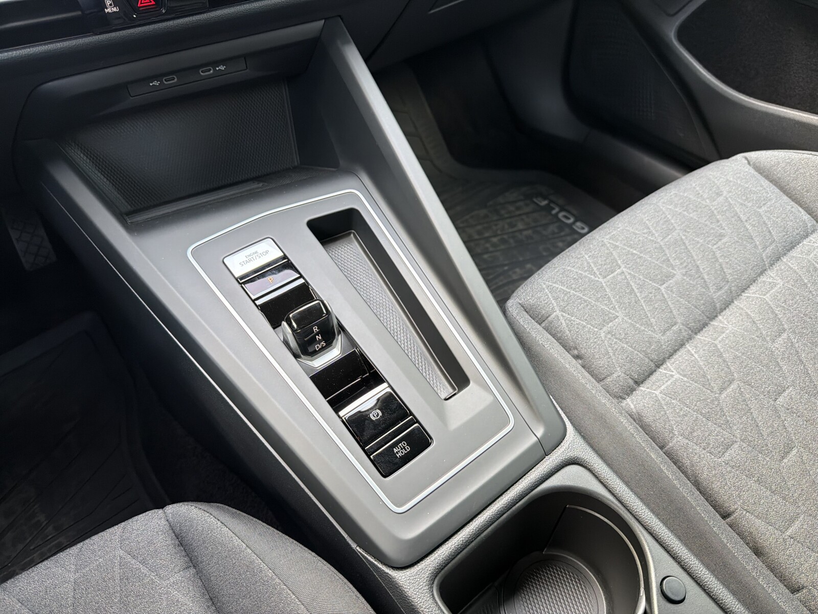 Volkswagen Golf - zdjęcie 15