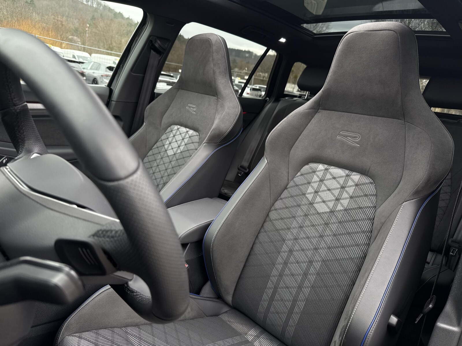 Volkswagen Golf - zdjęcie 14