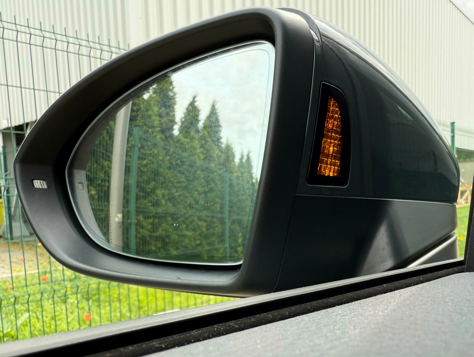 Volkswagen Touran - zdjęcie 13