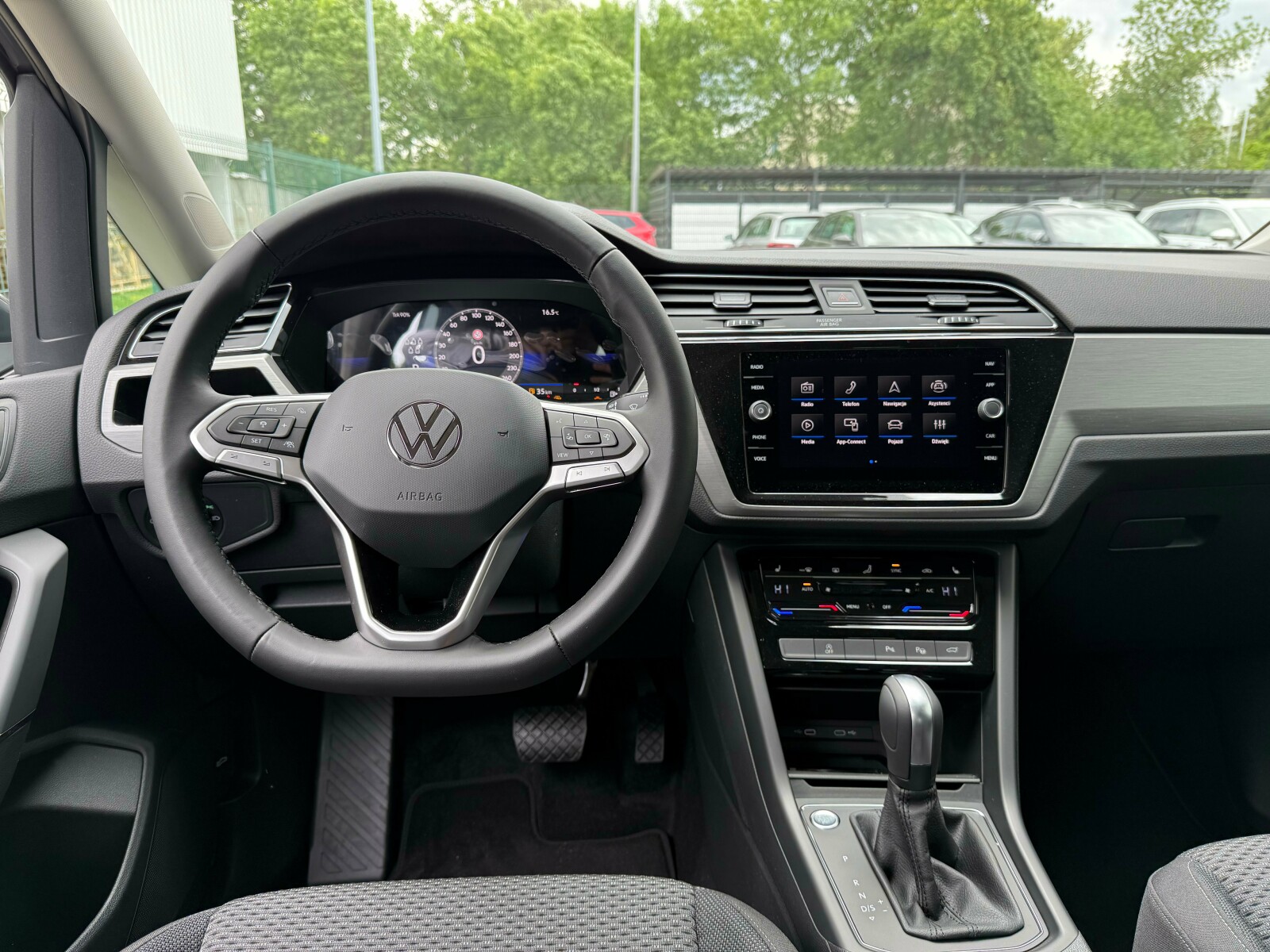 Volkswagen Touran - zdjęcie 6