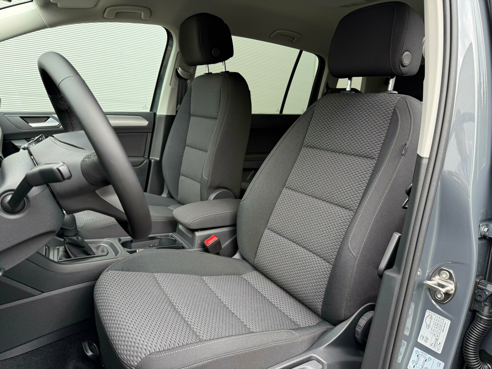 Volkswagen Touran - zdjęcie 7