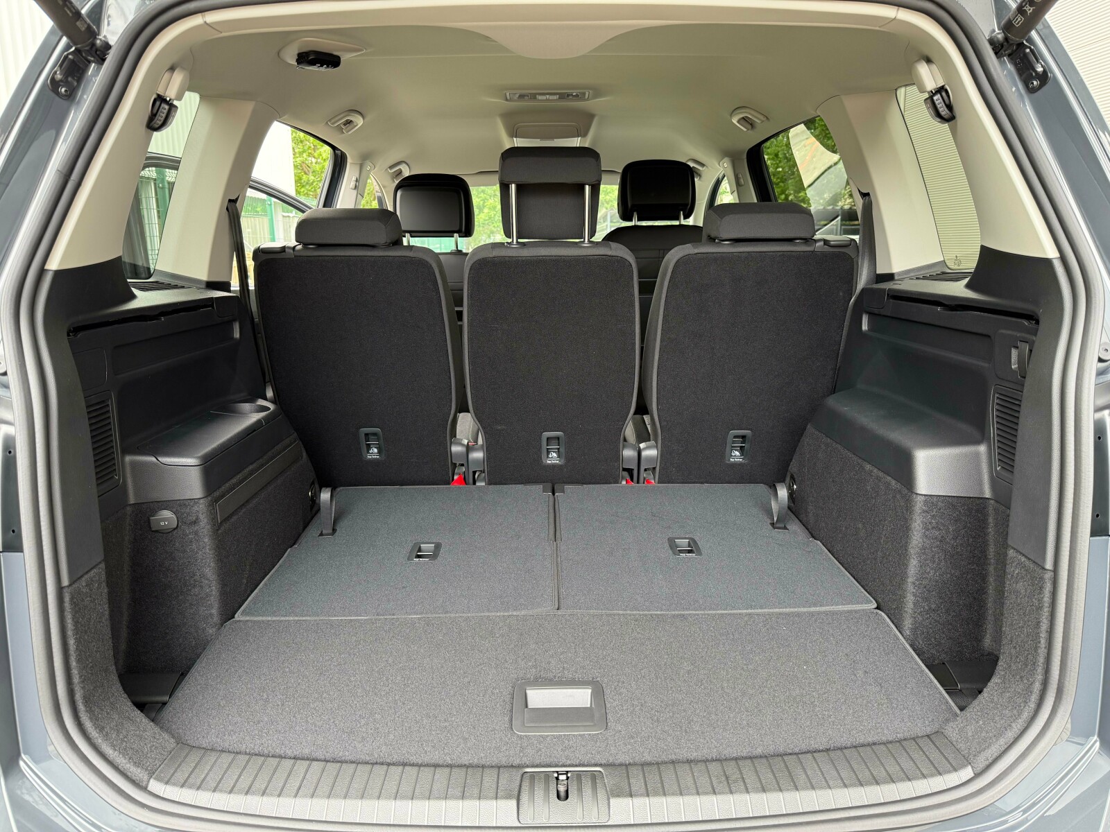 Volkswagen Touran - zdjęcie 11