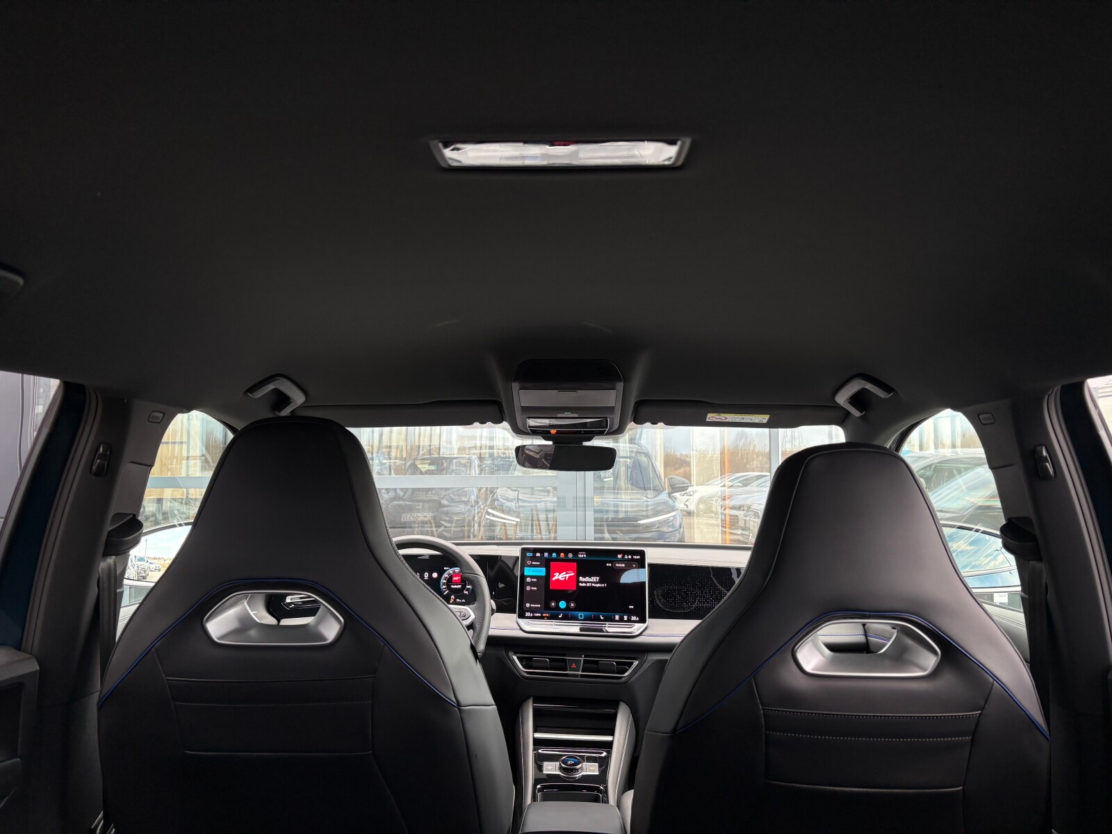 Volkswagen Tiguan - zdjęcie 21