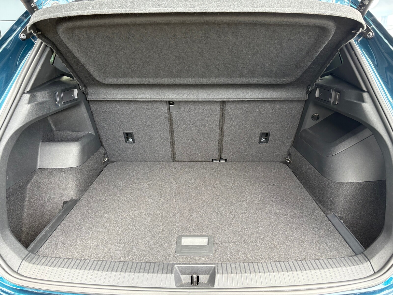 Volkswagen Tiguan - zdjęcie 19
