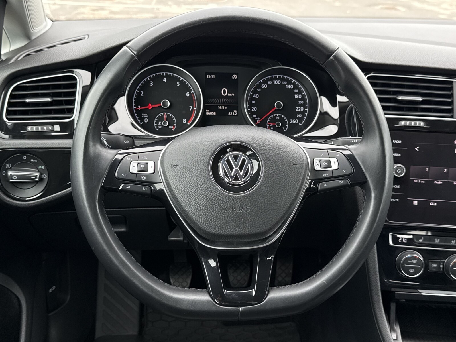Volkswagen Golf - zdjęcie 15