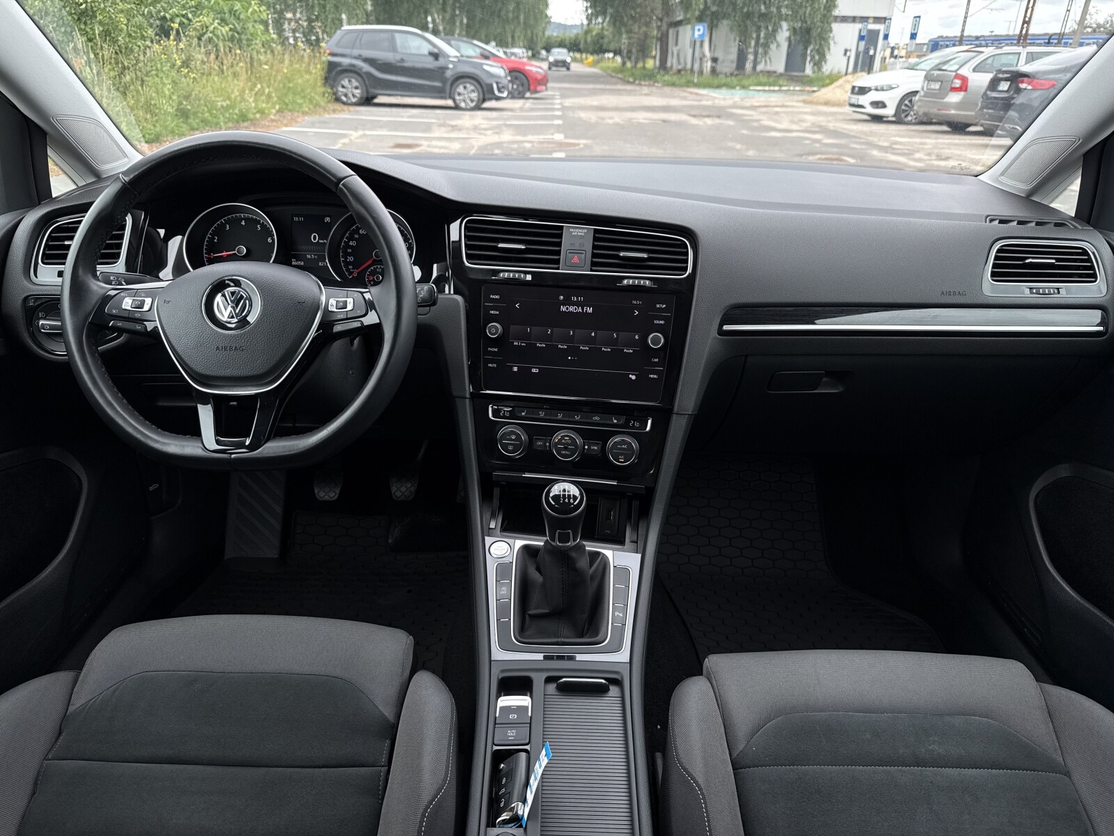 Volkswagen Golf - zdjęcie 9