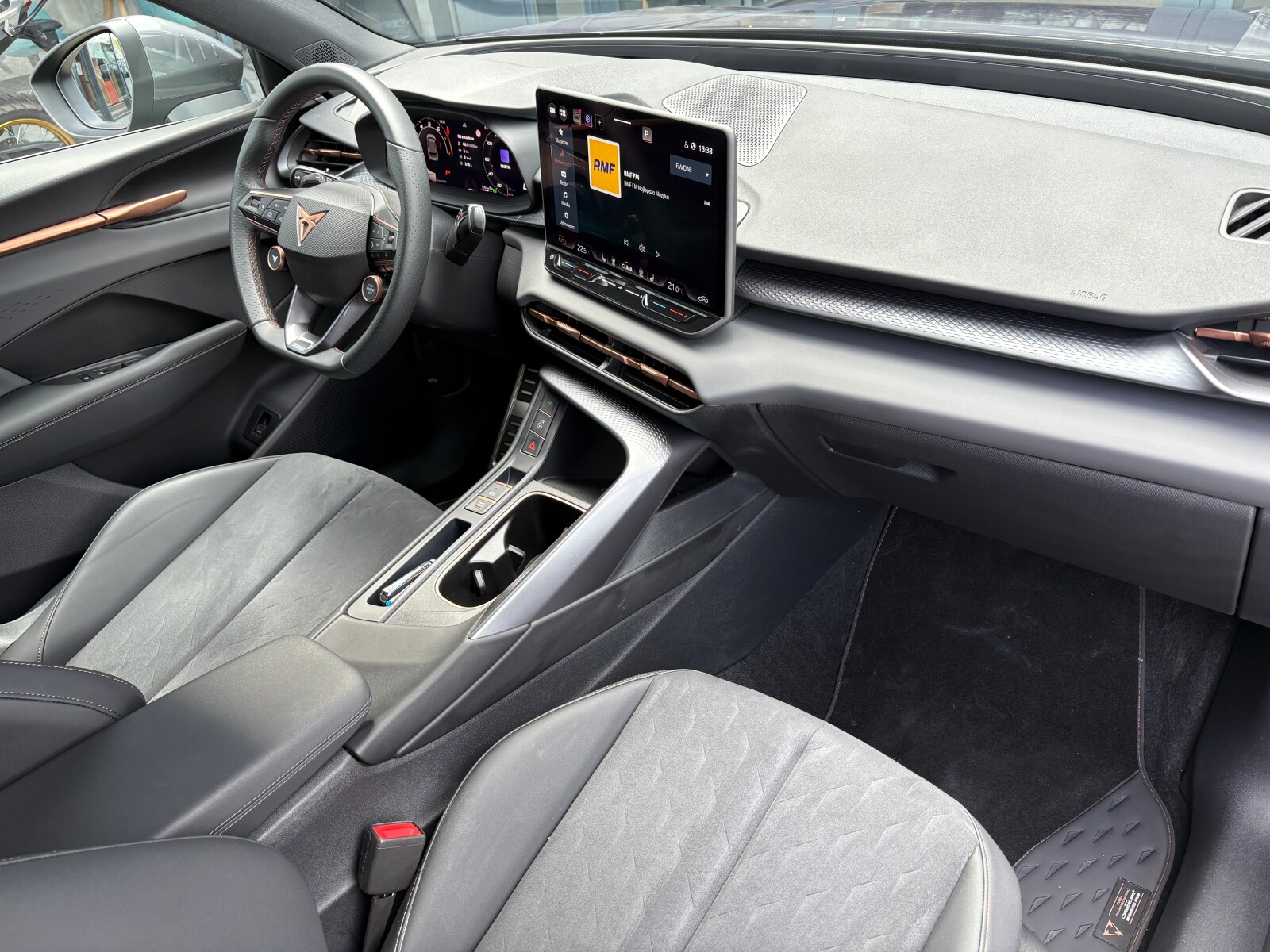 Cupra Terramar - zdjęcie 16