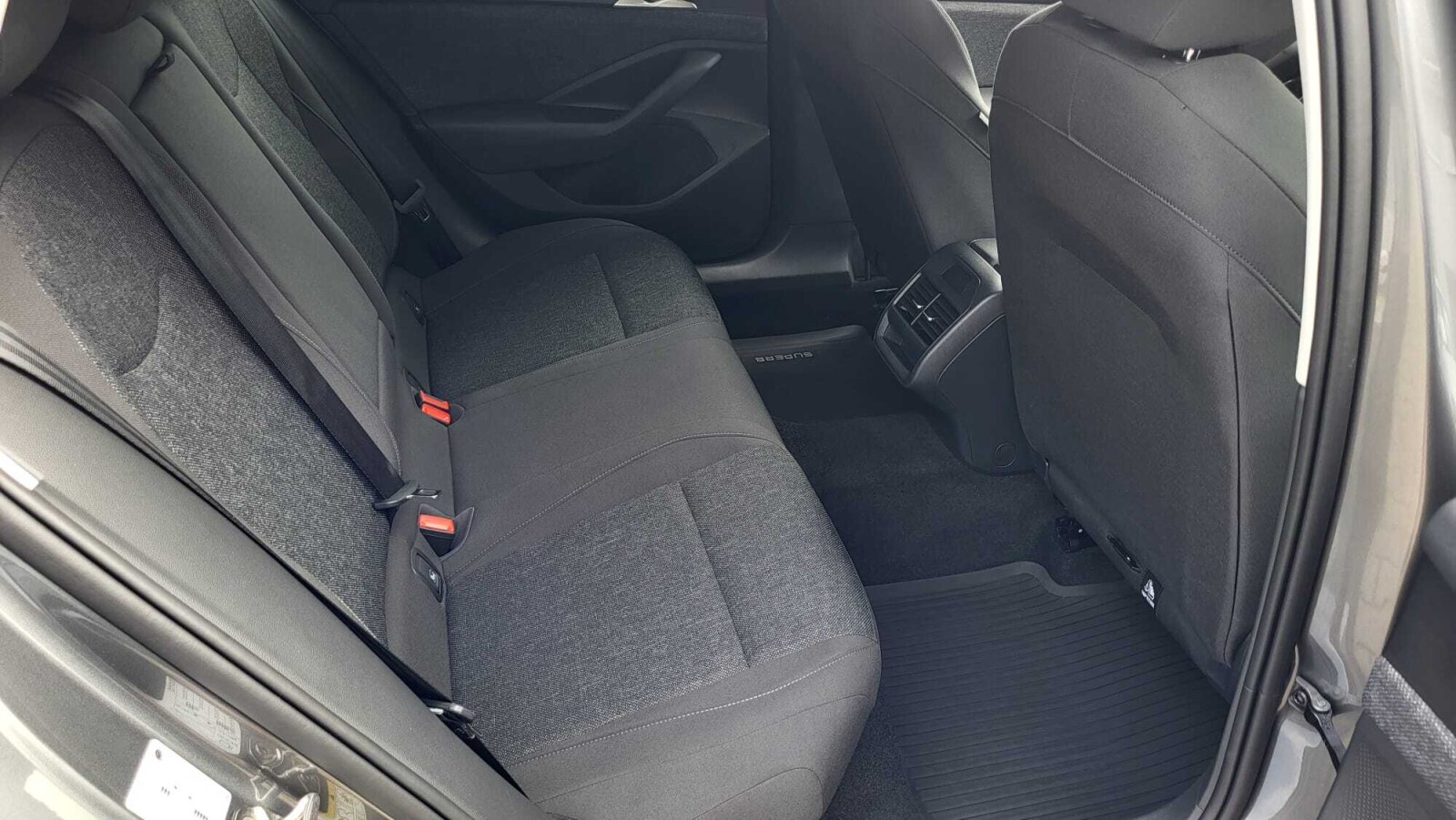 Škoda Superb Combi - zdjęcie 14