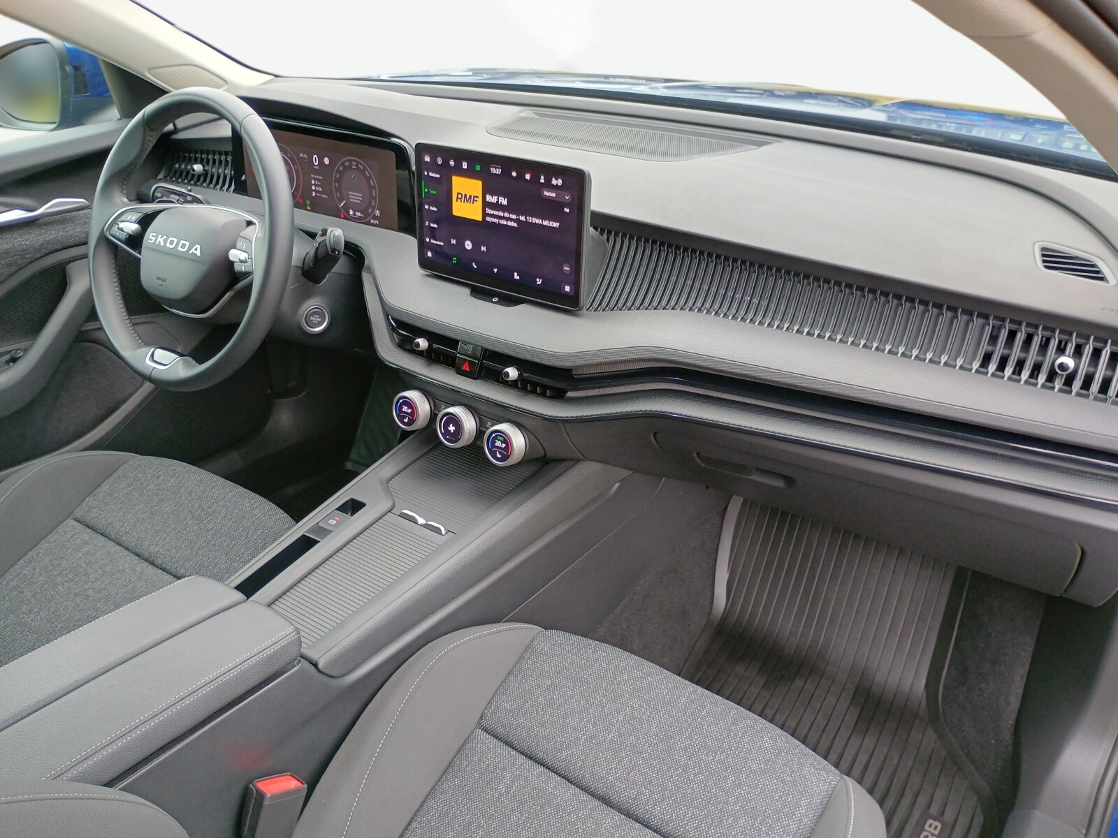 Škoda Superb Combi - zdjęcie 15