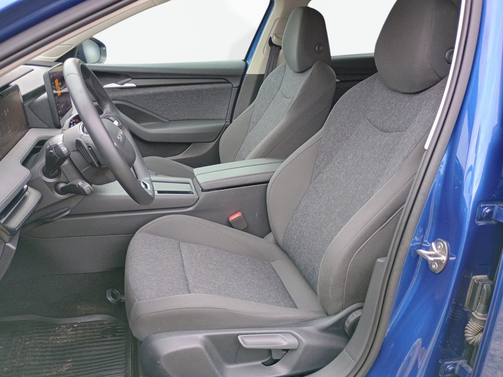 Škoda Superb Combi - zdjęcie 16