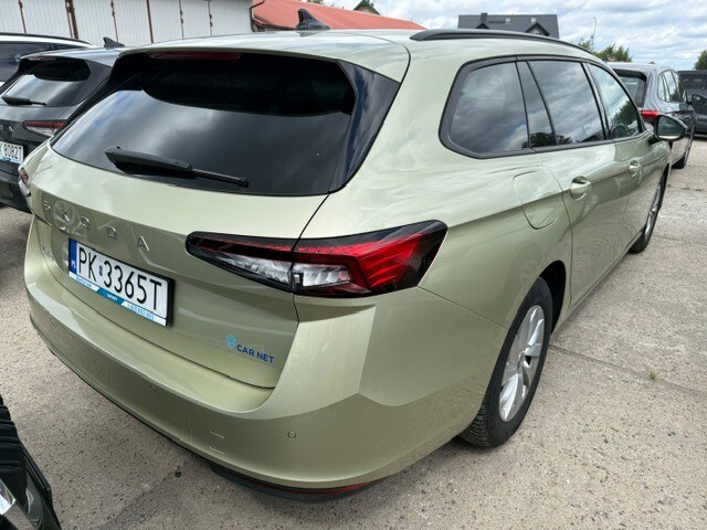 Škoda Superb Combi - zdjęcie 4