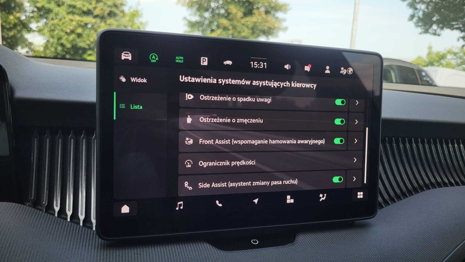 Škoda Superb Combi - zdjęcie 32
