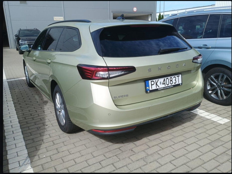 Škoda Superb Combi - zdjęcie 2