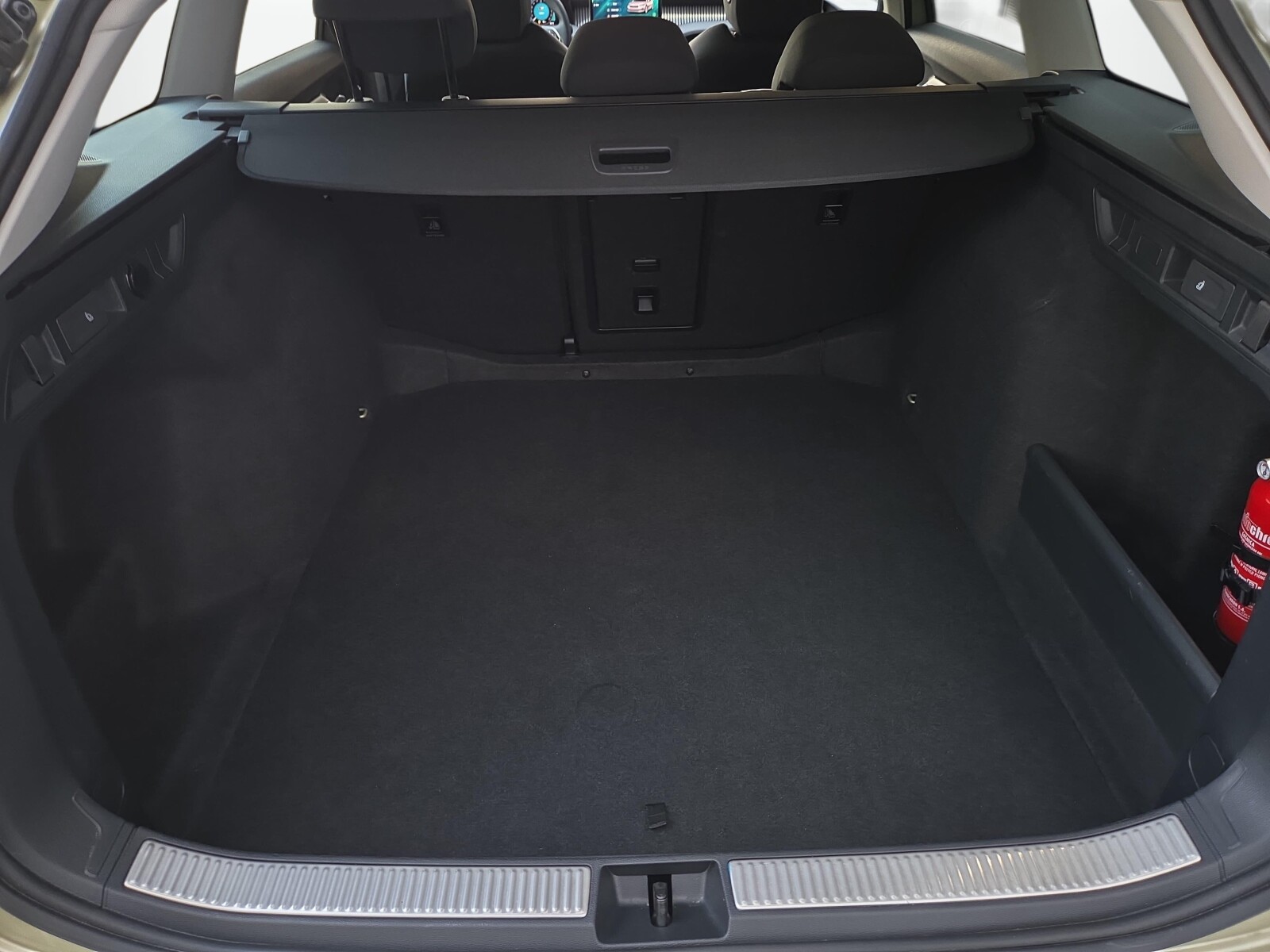 Škoda Superb Combi - zdjęcie 13