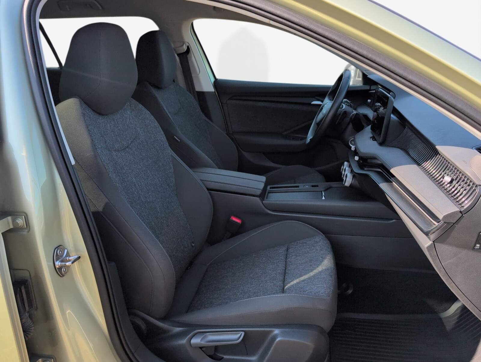 Škoda Superb Combi - zdjęcie 14