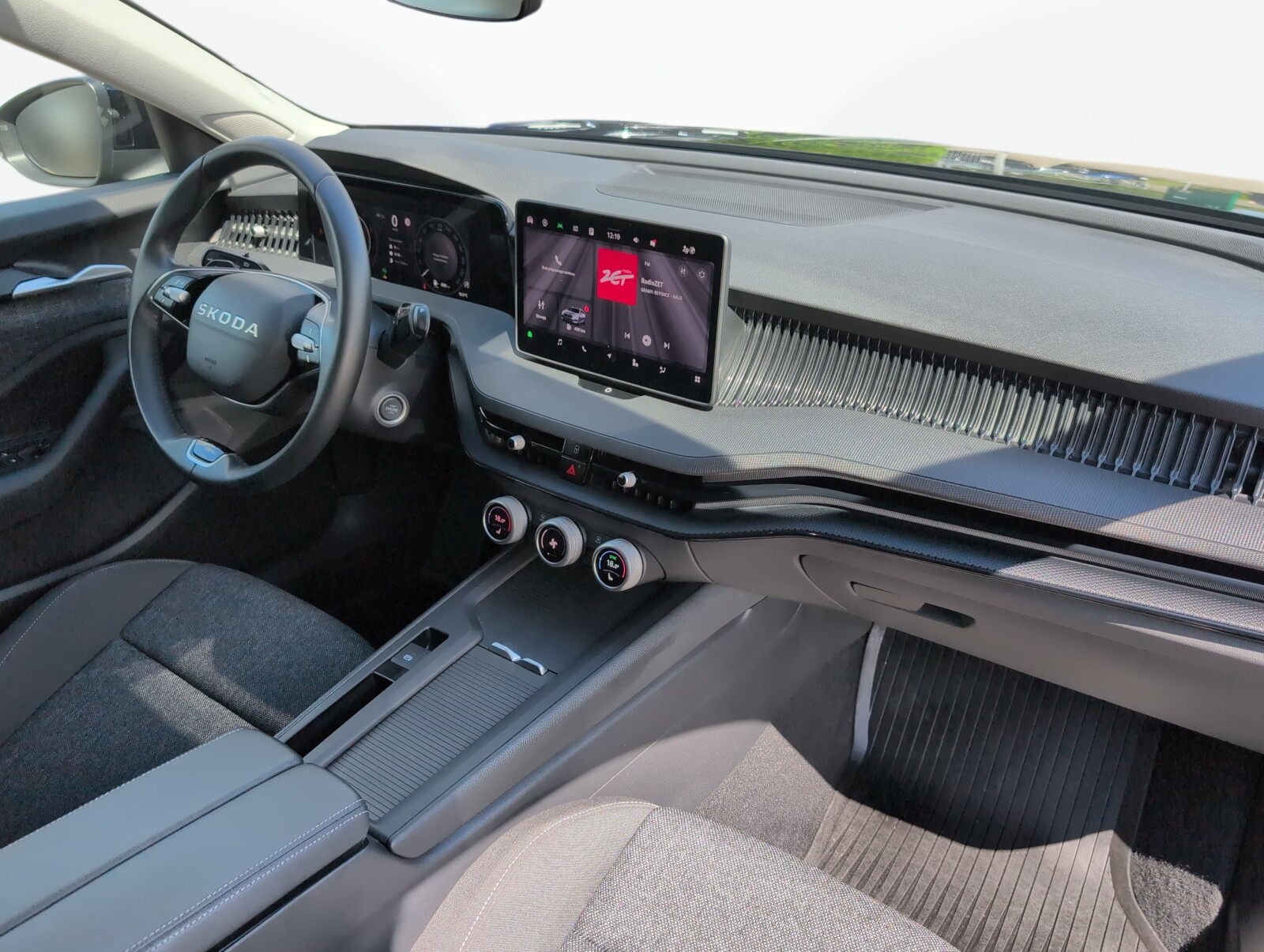 Škoda Superb Combi - zdjęcie 15