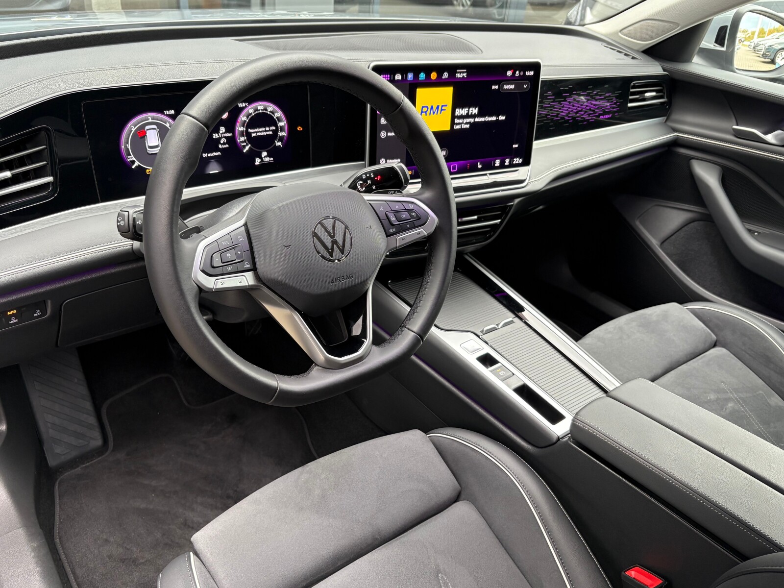 Volkswagen Passat Variant - zdjęcie 13