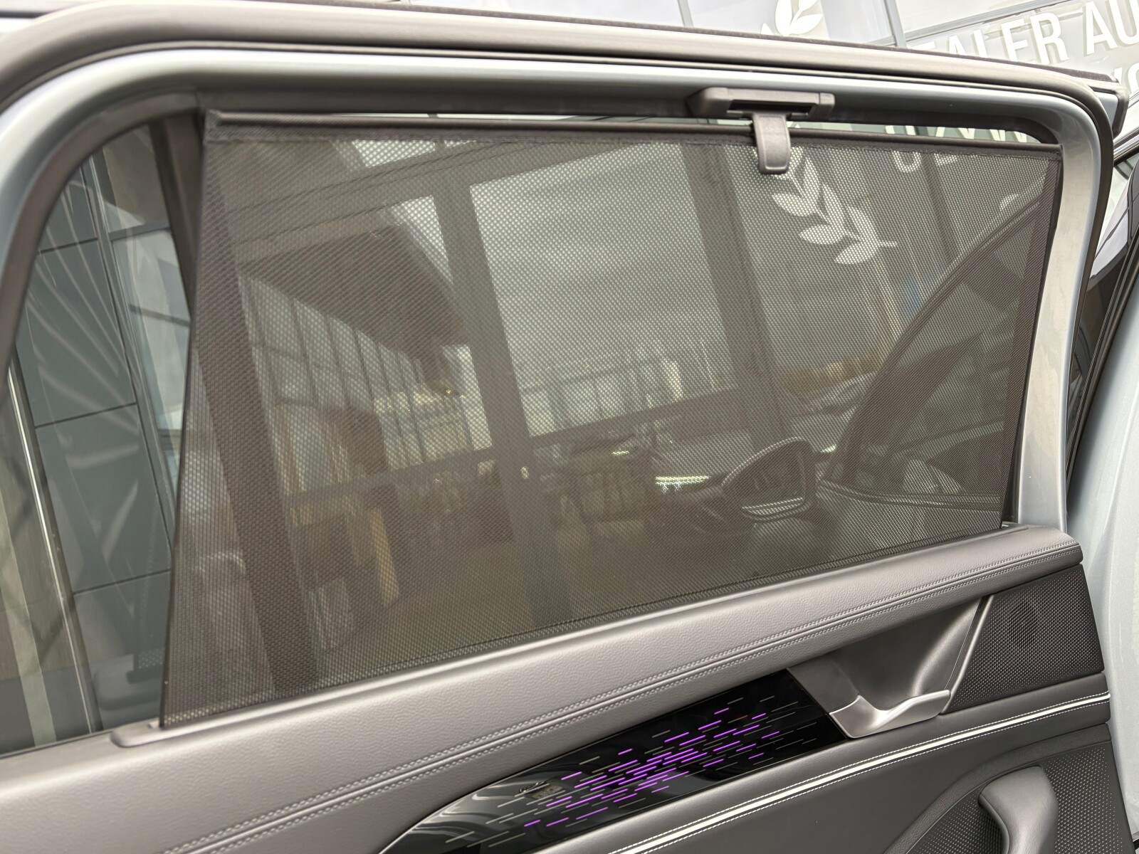 Volkswagen Passat Variant - zdjęcie 17