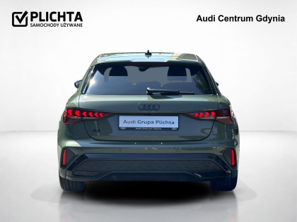 Sline, Reflektory LED, Sound System, Kamera Cofania