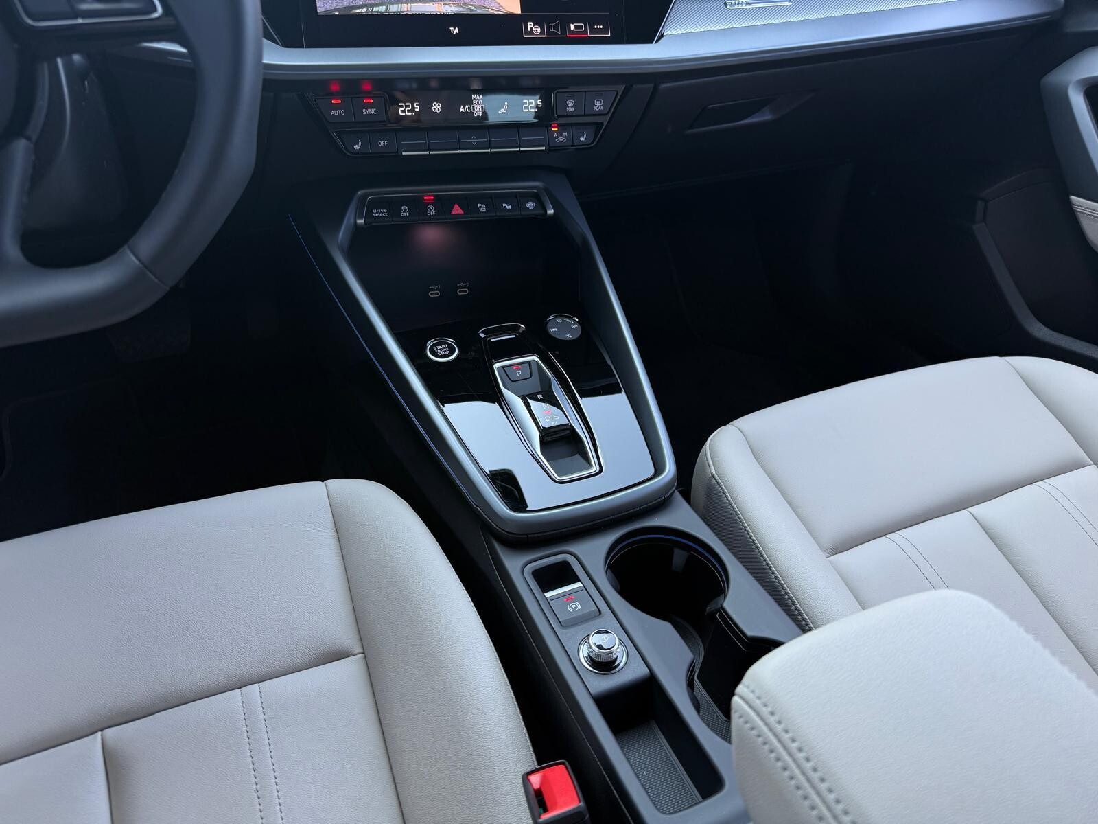Audi A3 Sportback - zdjęcie 24