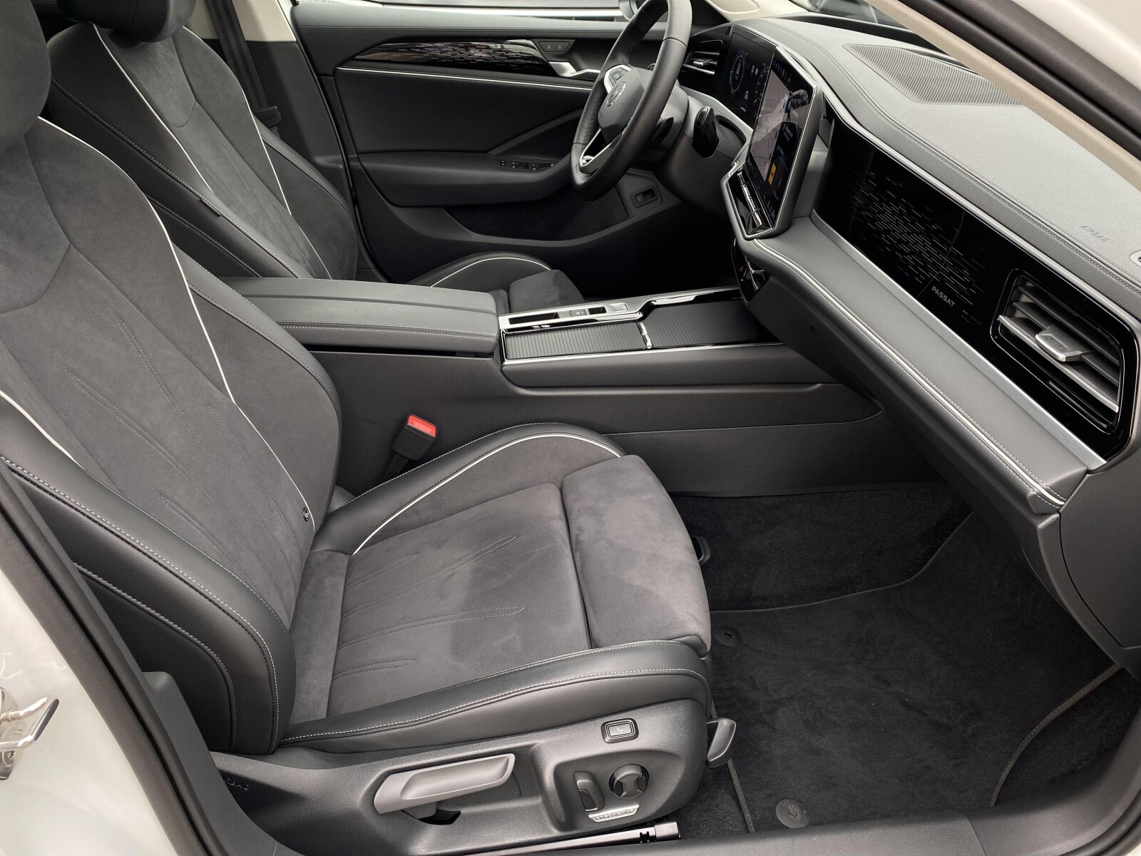 Volkswagen Passat Variant - zdjęcie 33
