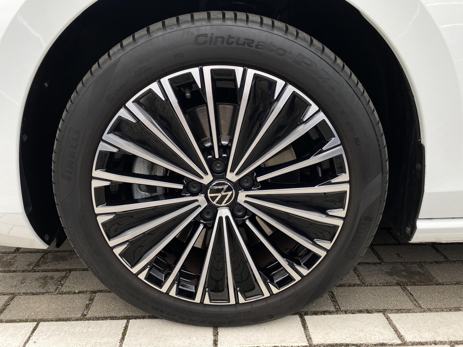 Volkswagen Passat Variant - zdjęcie 39
