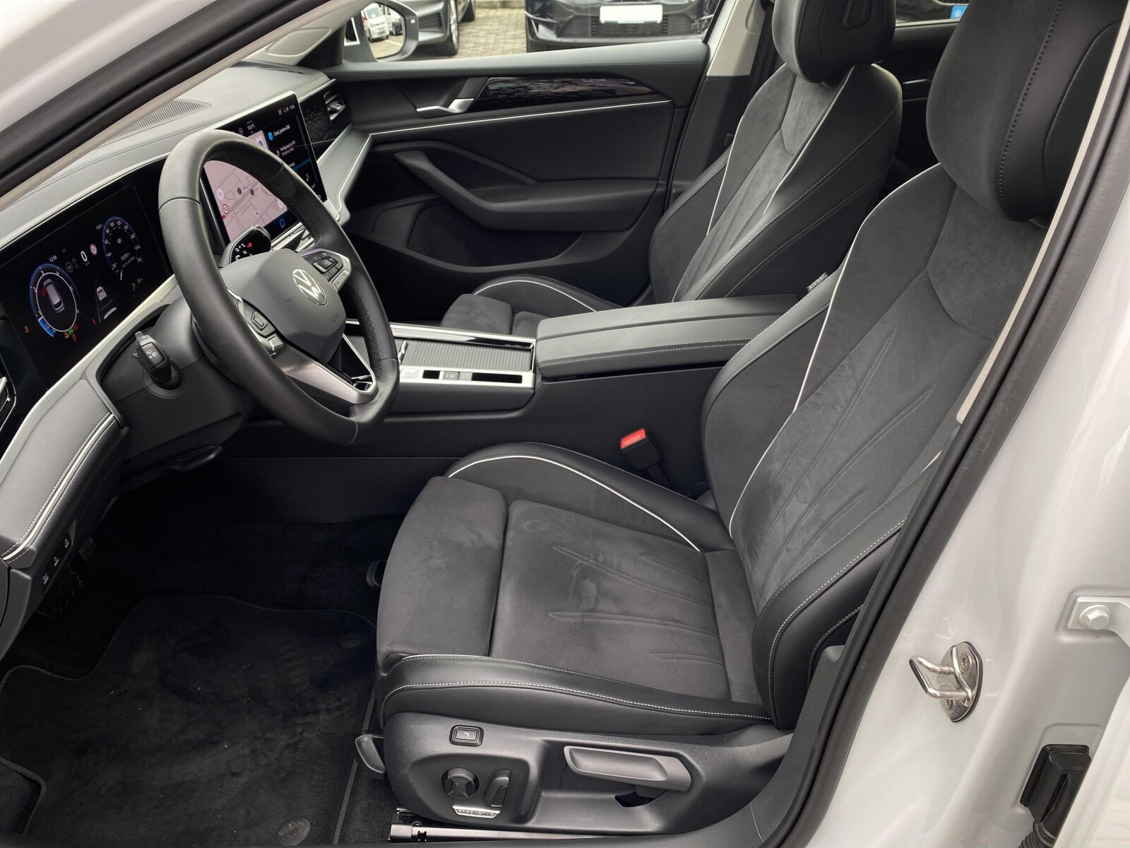 Volkswagen Passat Variant - zdjęcie 11
