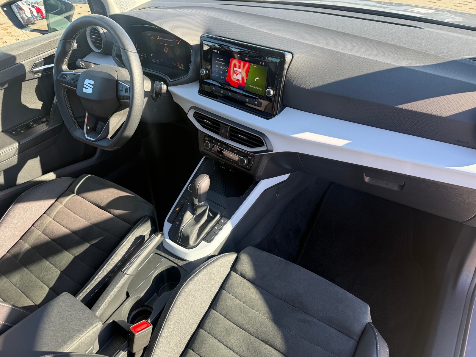 Seat Arona - zdjęcie 18