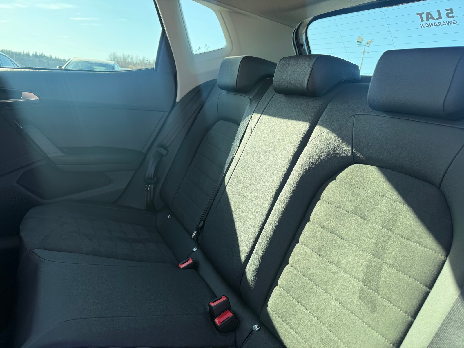 Seat Arona - zdjęcie 15