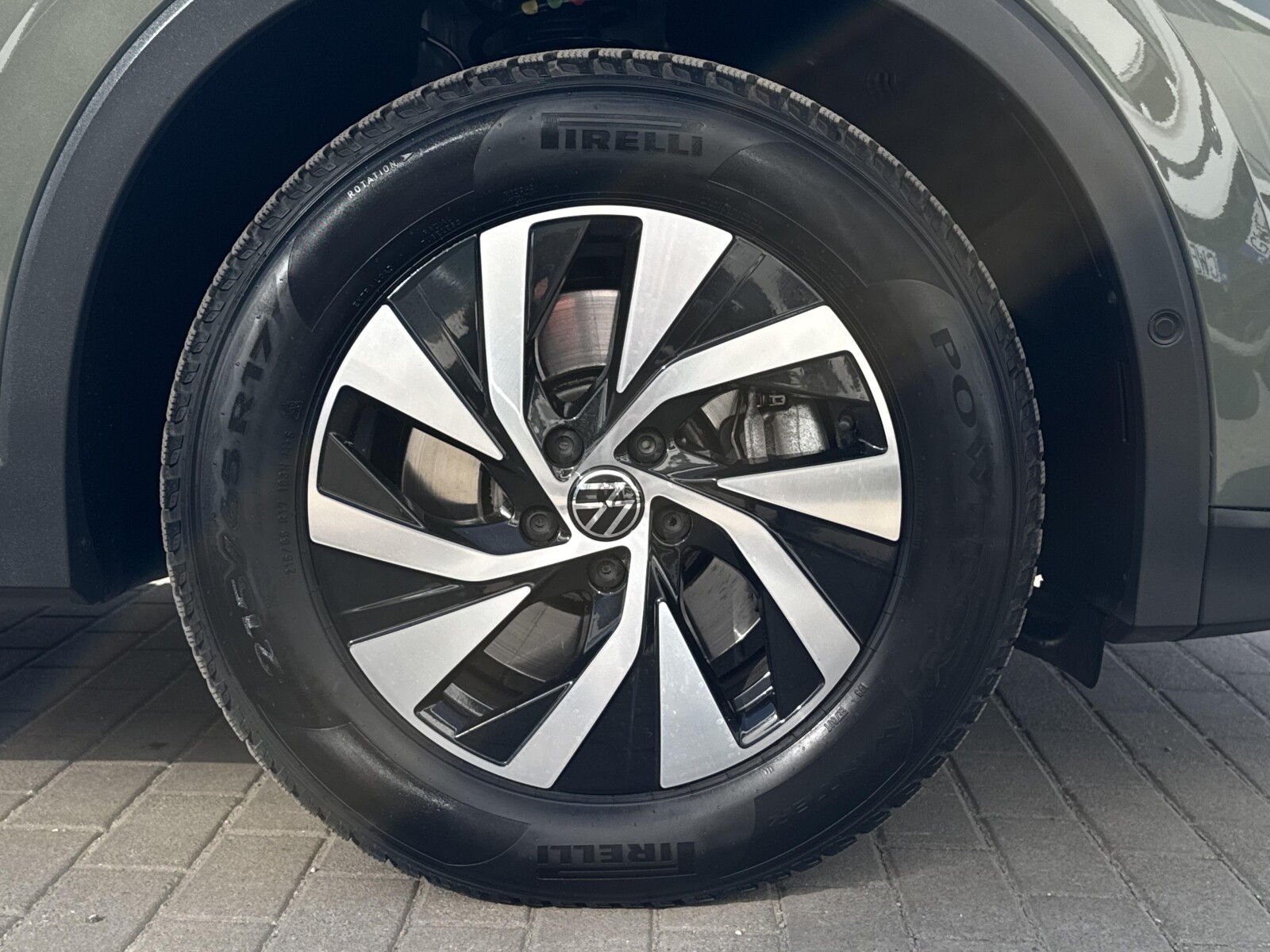 Volkswagen Tiguan - zdjęcie 35