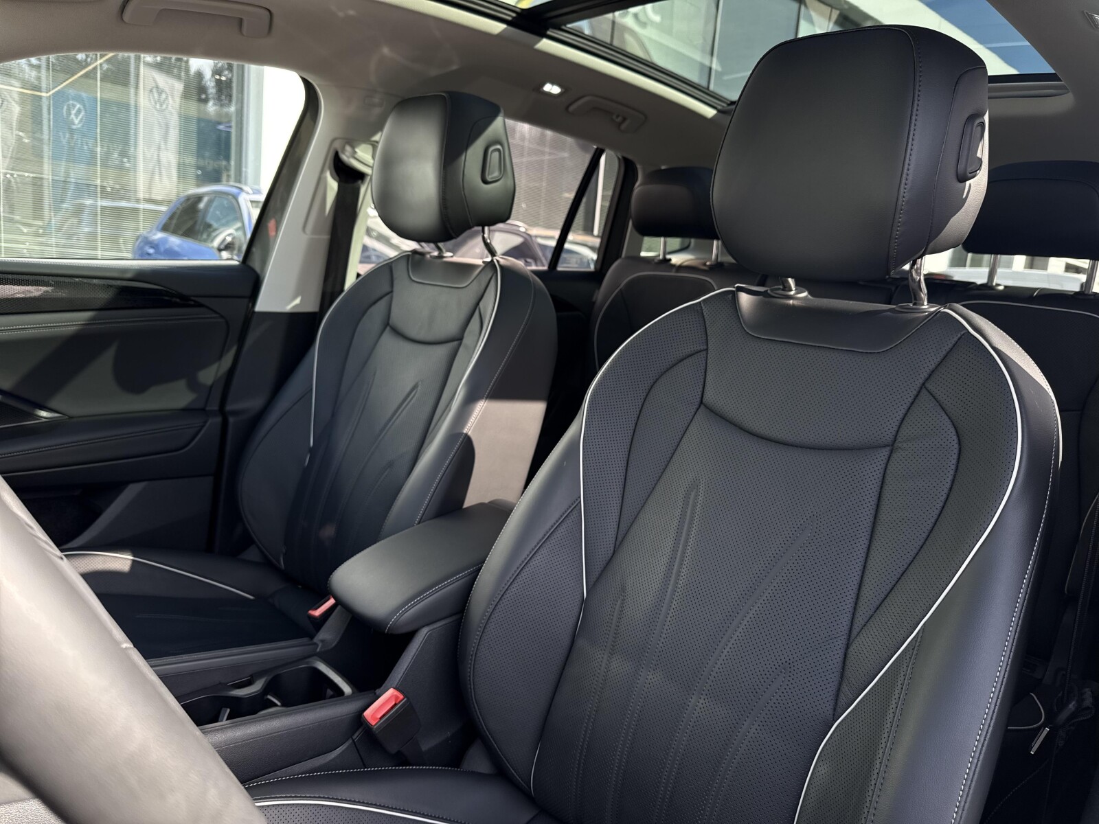 Volkswagen Tiguan - zdjęcie 13