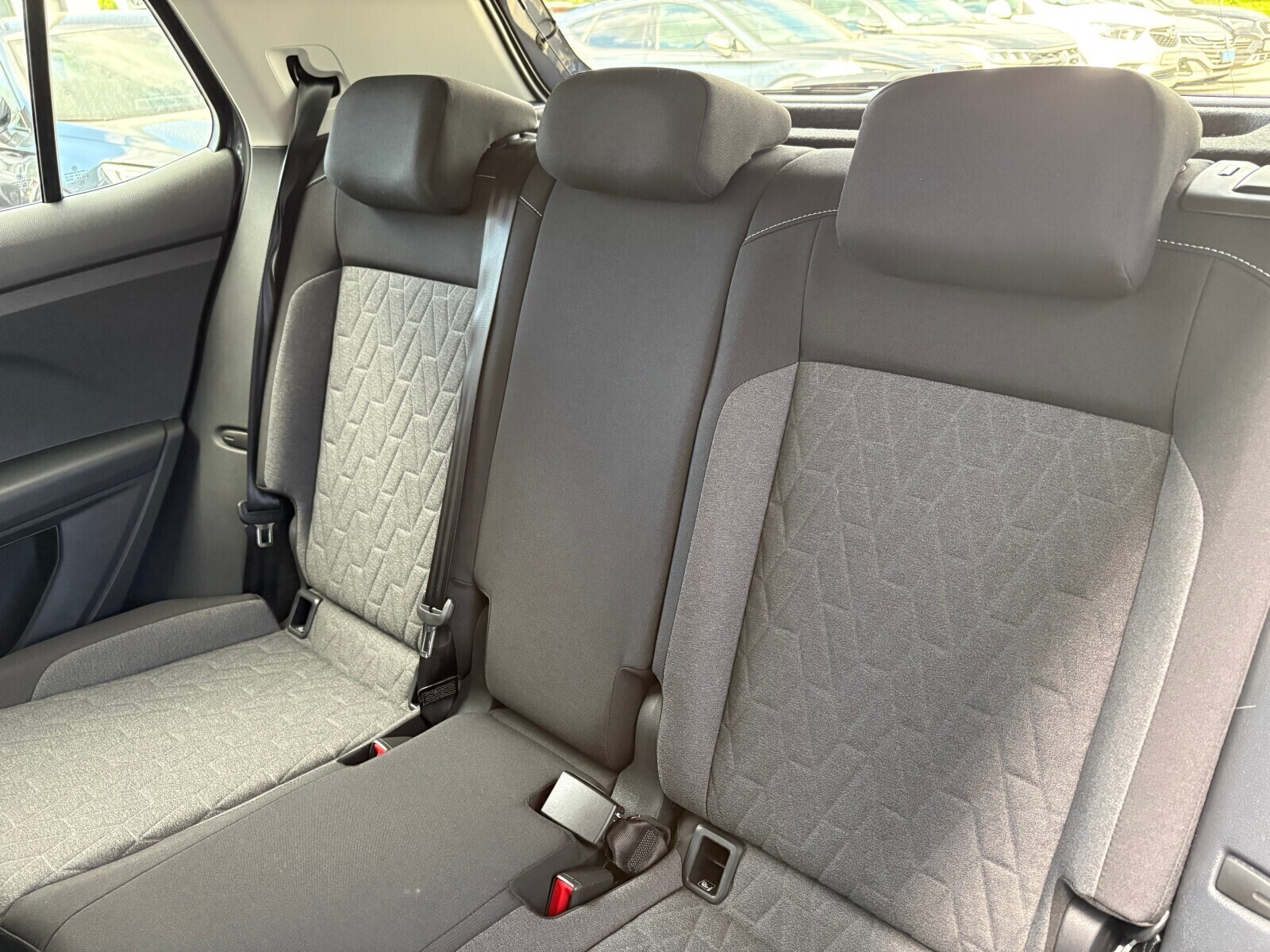 Volkswagen T-Cross - zdjęcie 14