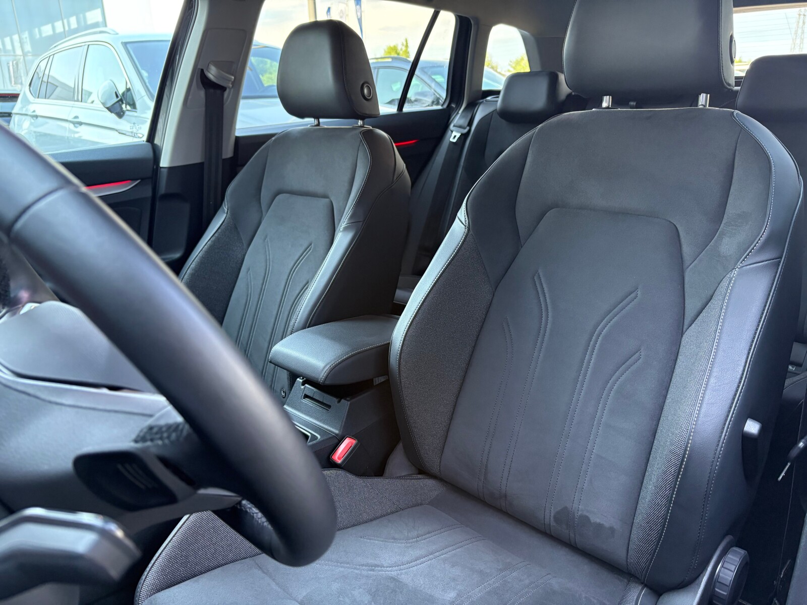 Volkswagen Golf - zdjęcie 12