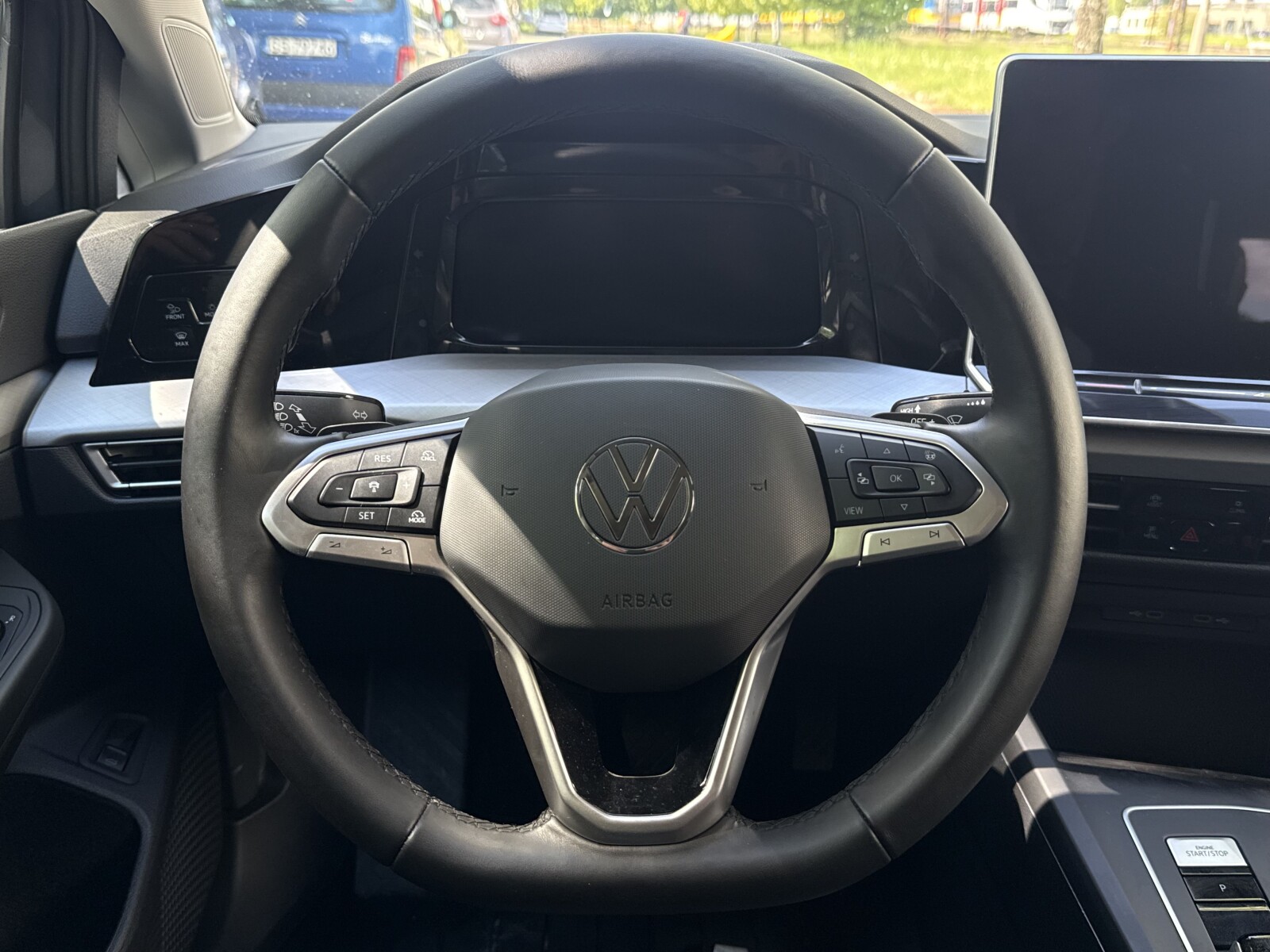 Volkswagen Golf - zdjęcie 17