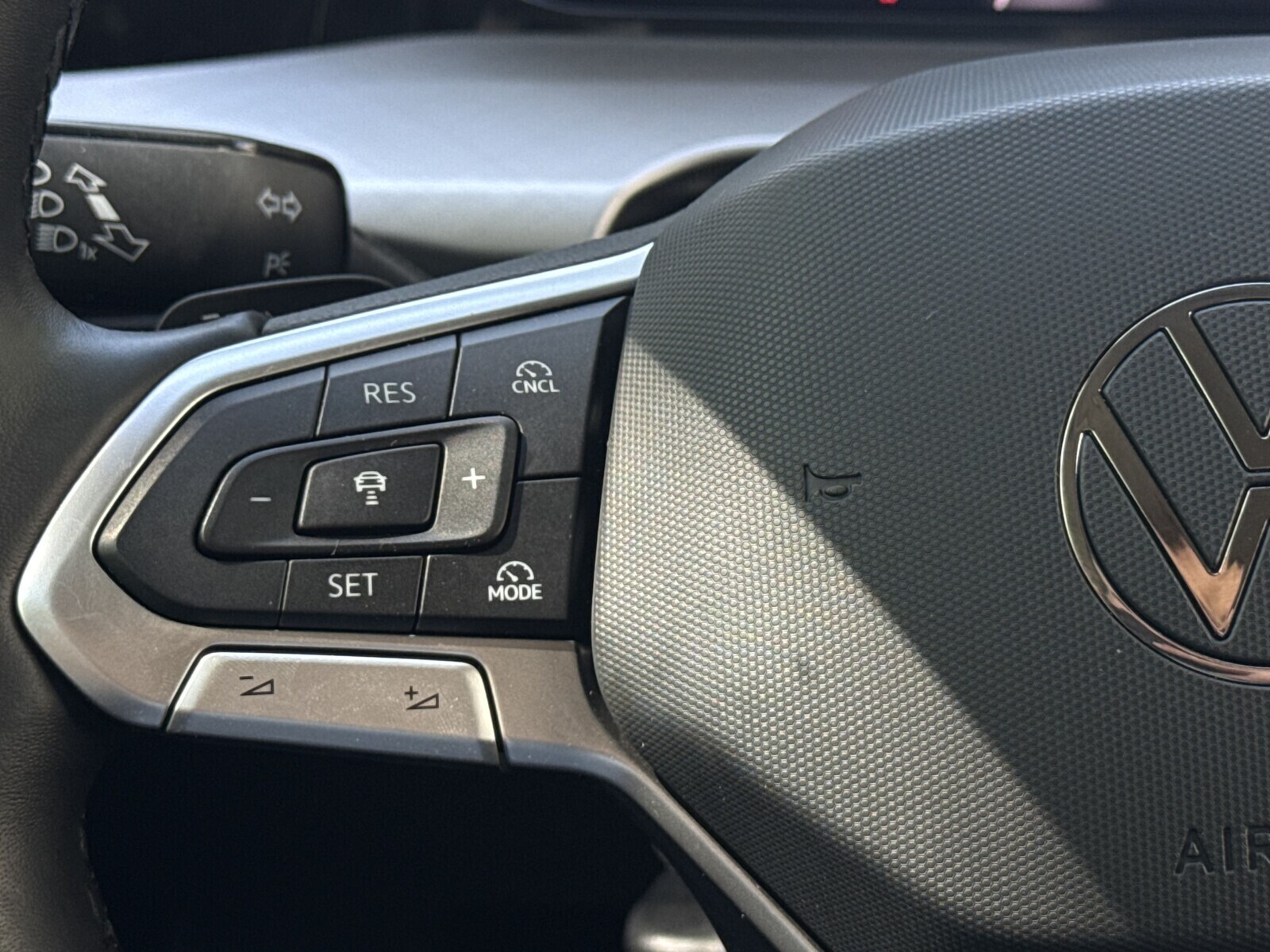 Volkswagen Golf - zdjęcie 17