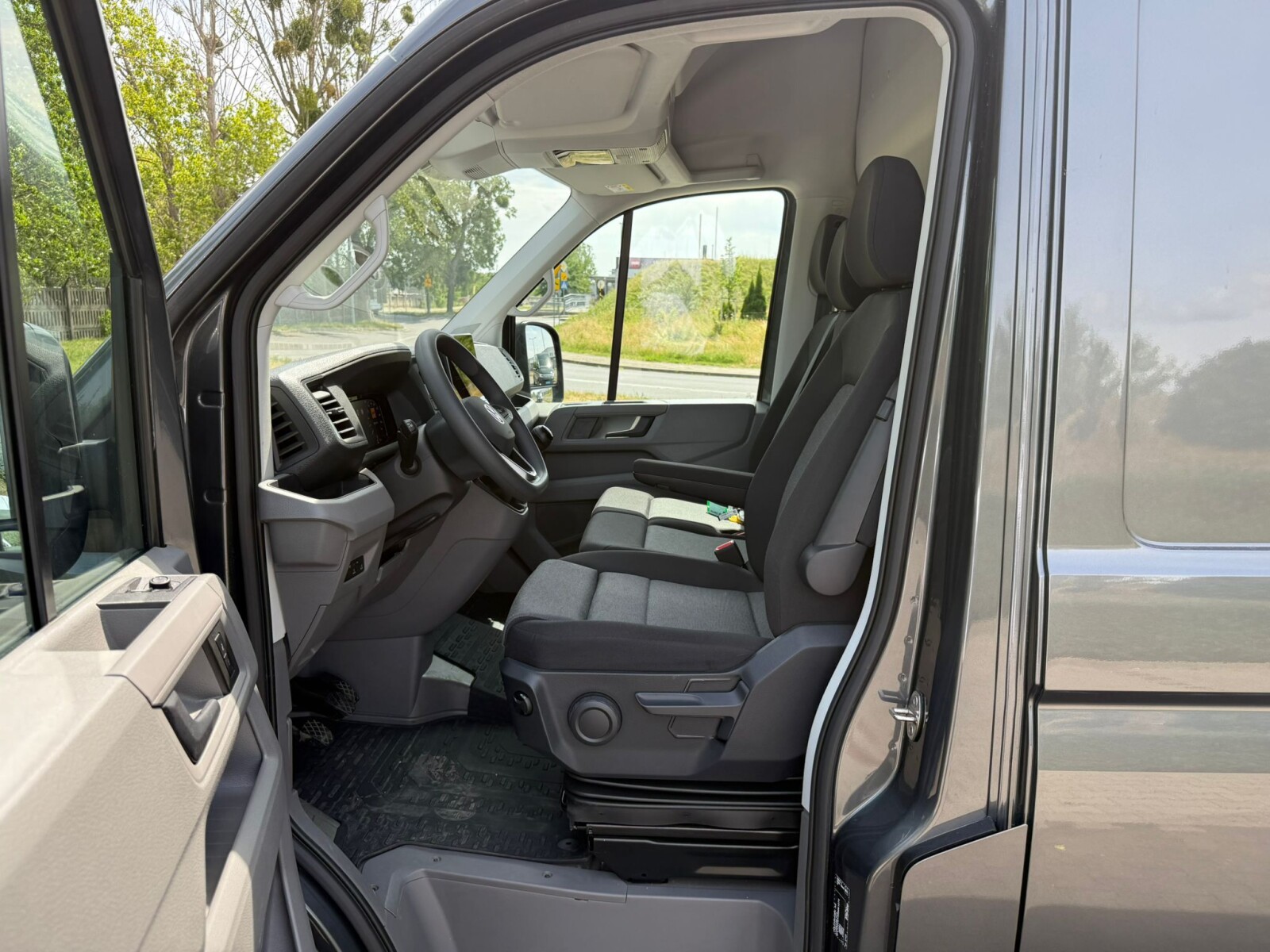 Volkswagen Crafter - zdjęcie 12