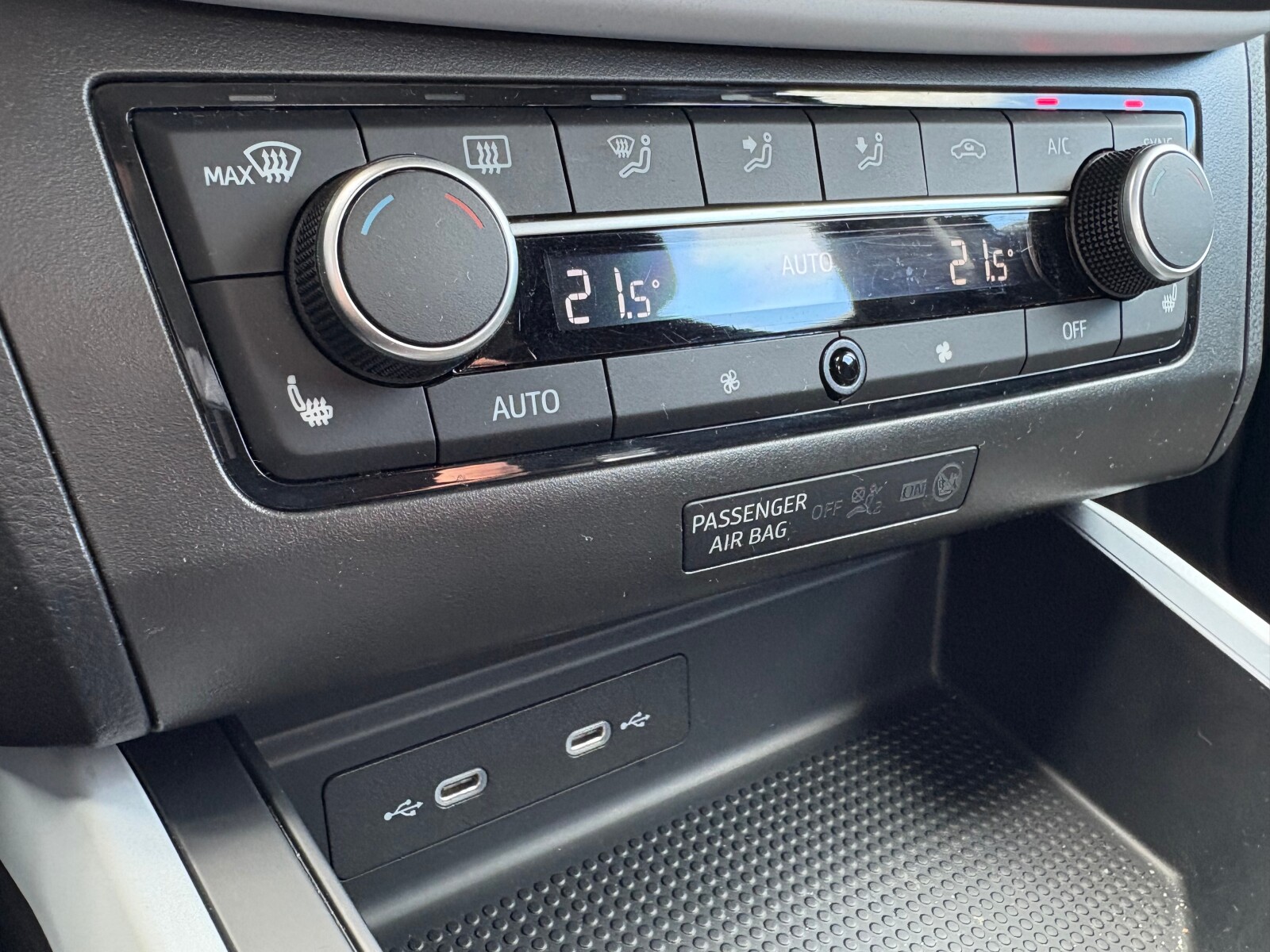Seat Arona - zdjęcie 24