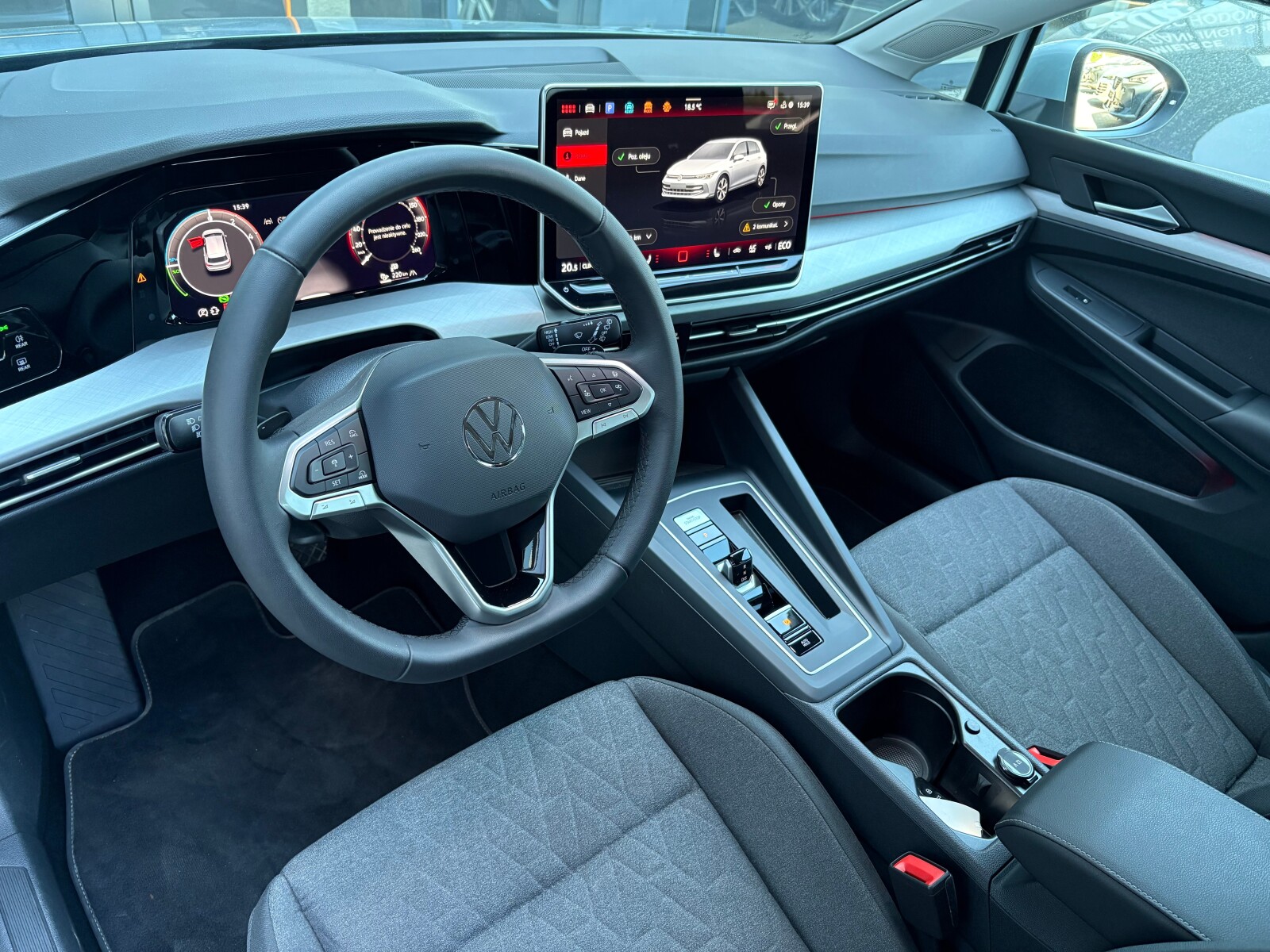 Volkswagen Golf - zdjęcie 11