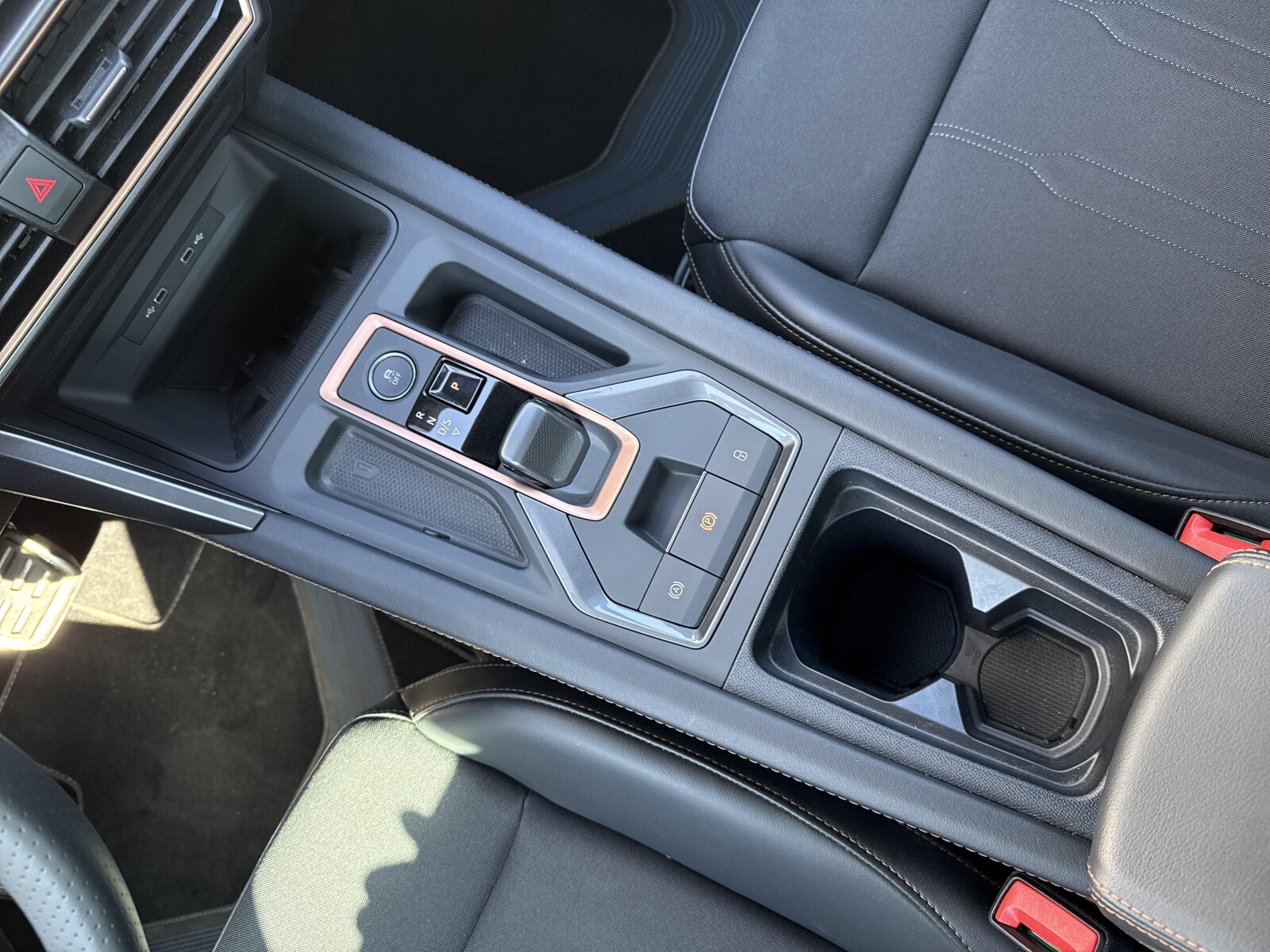 Cupra Leon Sportstourer - zdjęcie 15