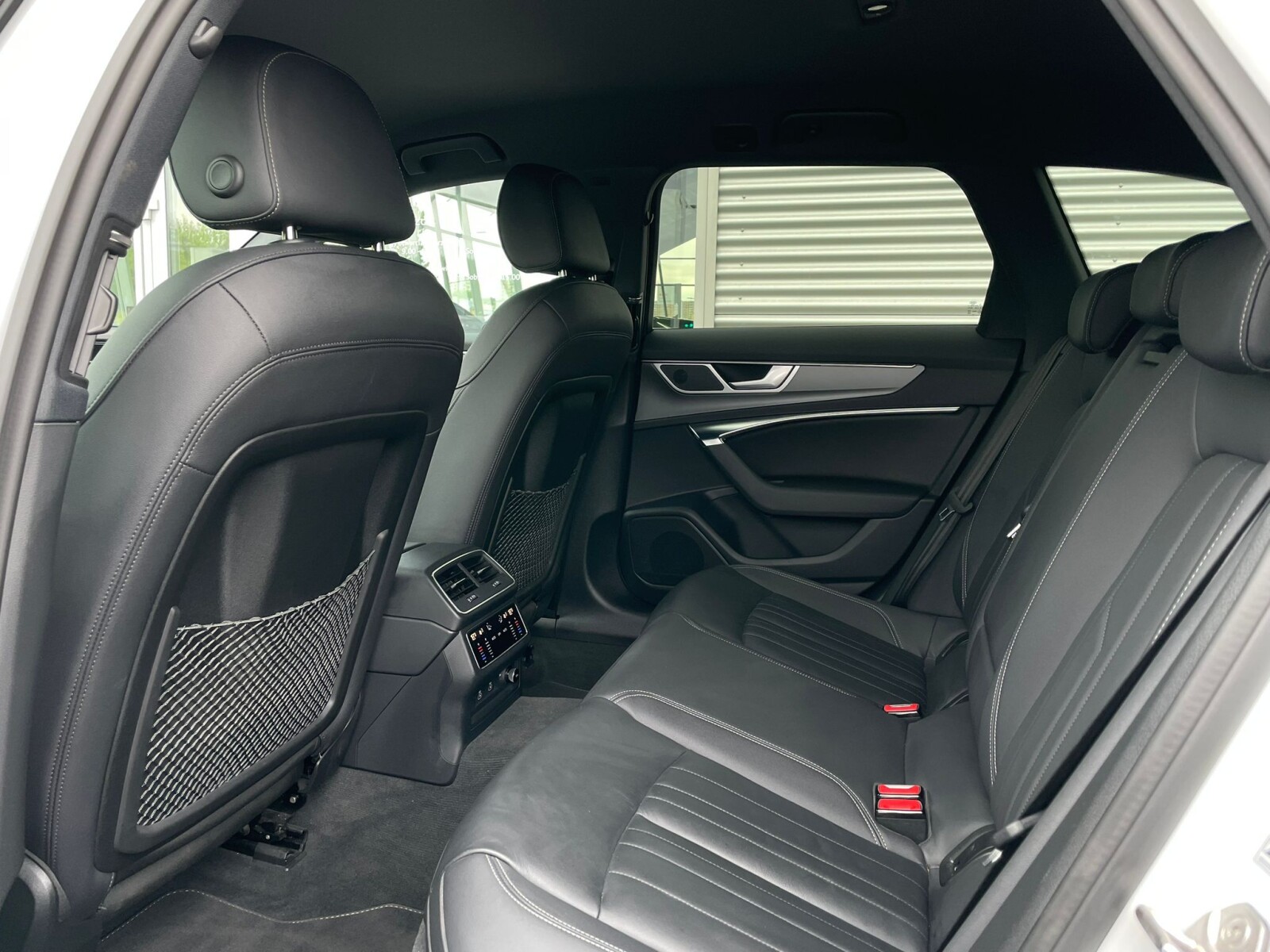 Audi A6 Avant - zdjęcie 11