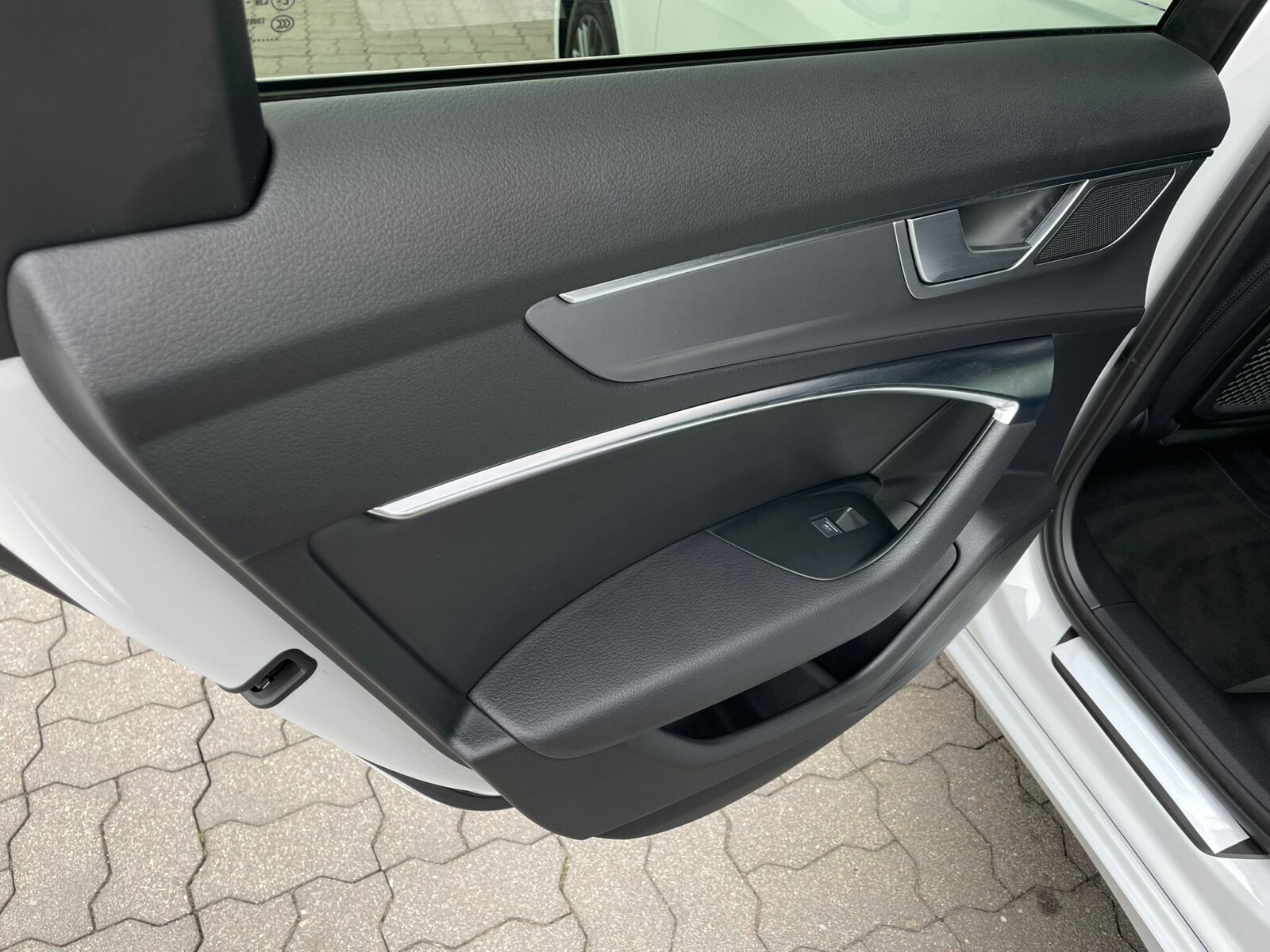 Audi A6 Avant - zdjęcie 10
