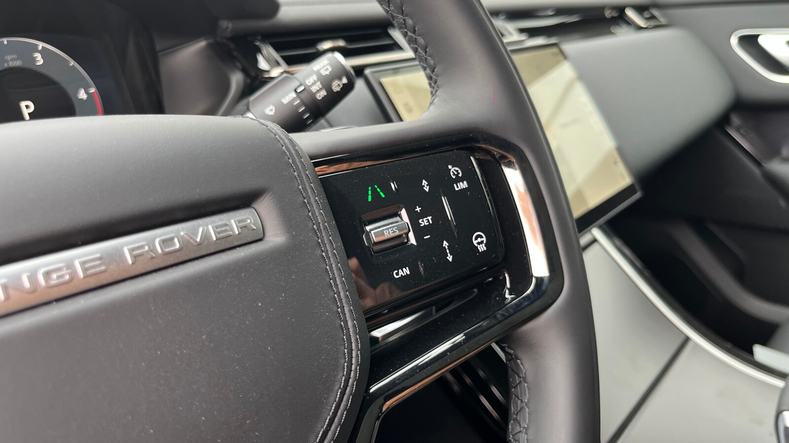 Land Rover Range Rover Velar - zdjęcie 12