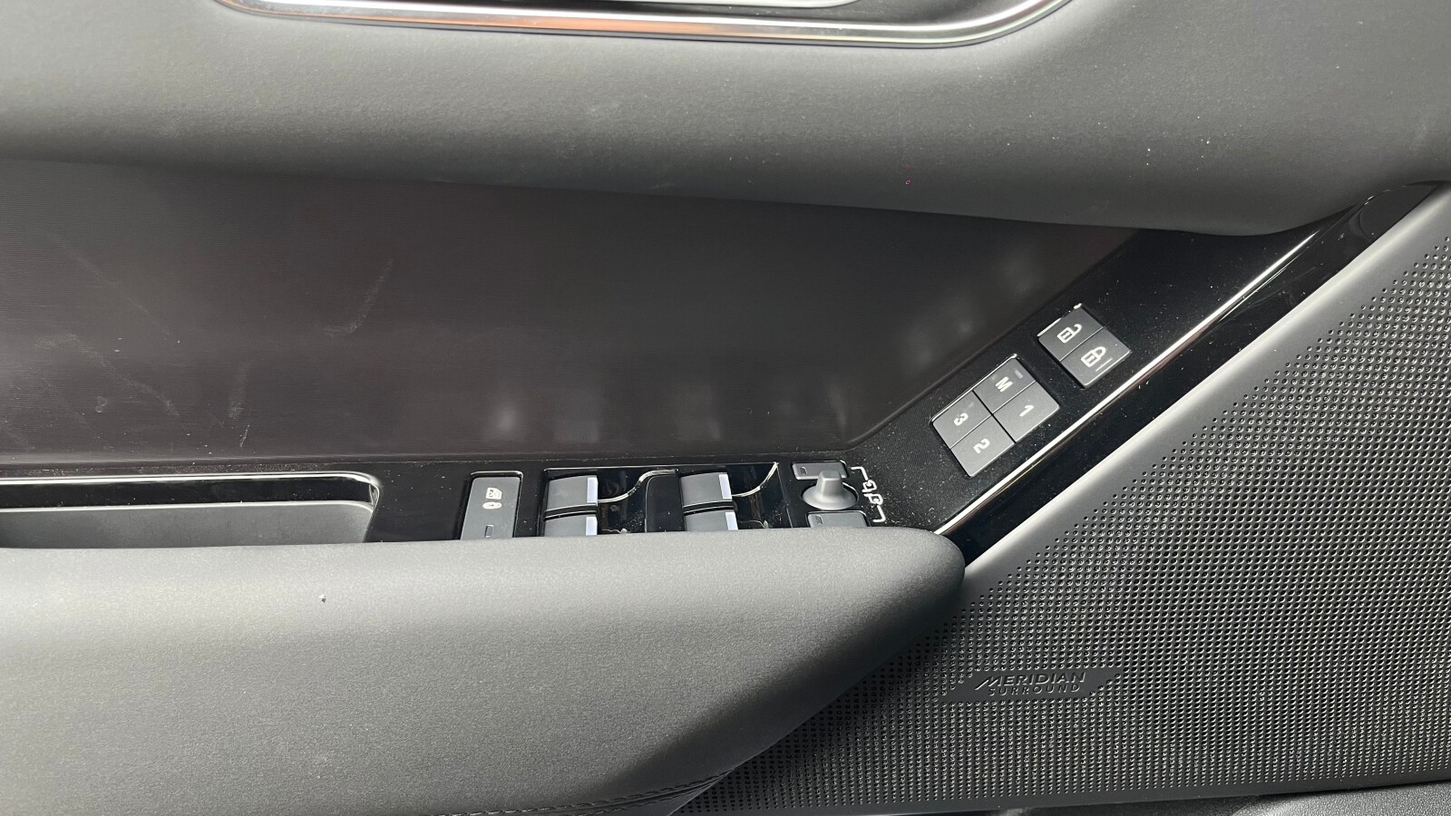 Land Rover Range Rover Velar - zdjęcie 9