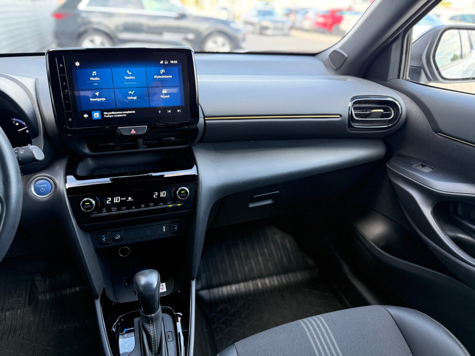 Toyota Yaris Cross - zdjęcie 13