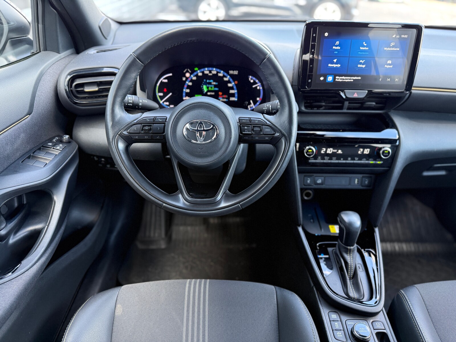 Toyota Yaris Cross - zdjęcie 14