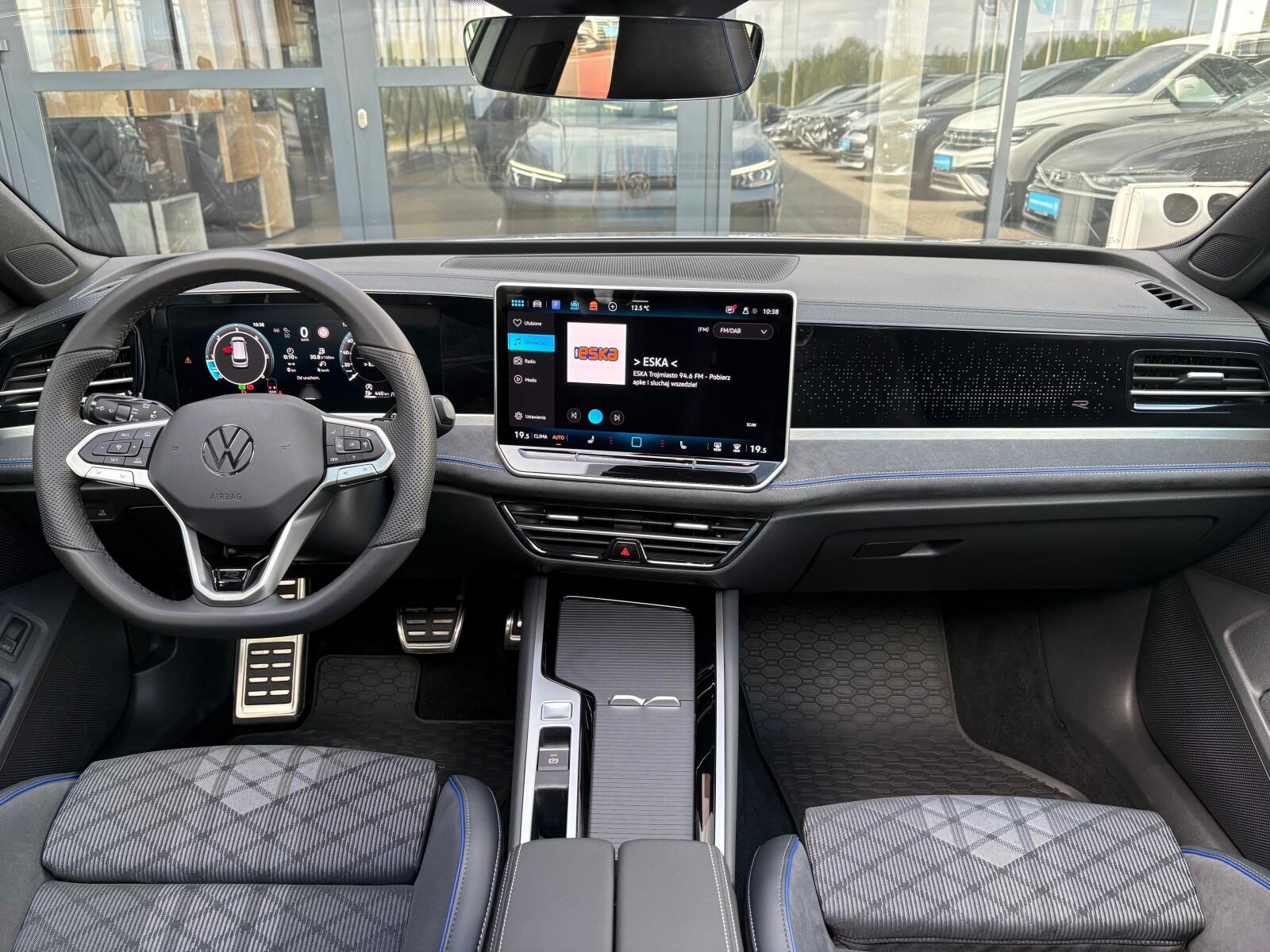 Volkswagen Passat Variant - zdjęcie 9
